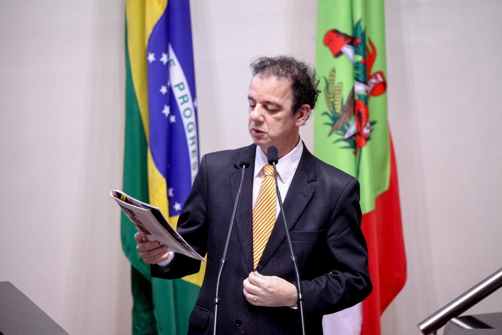 Deputados criticam “clima de intolerância” e “falta de respeito”