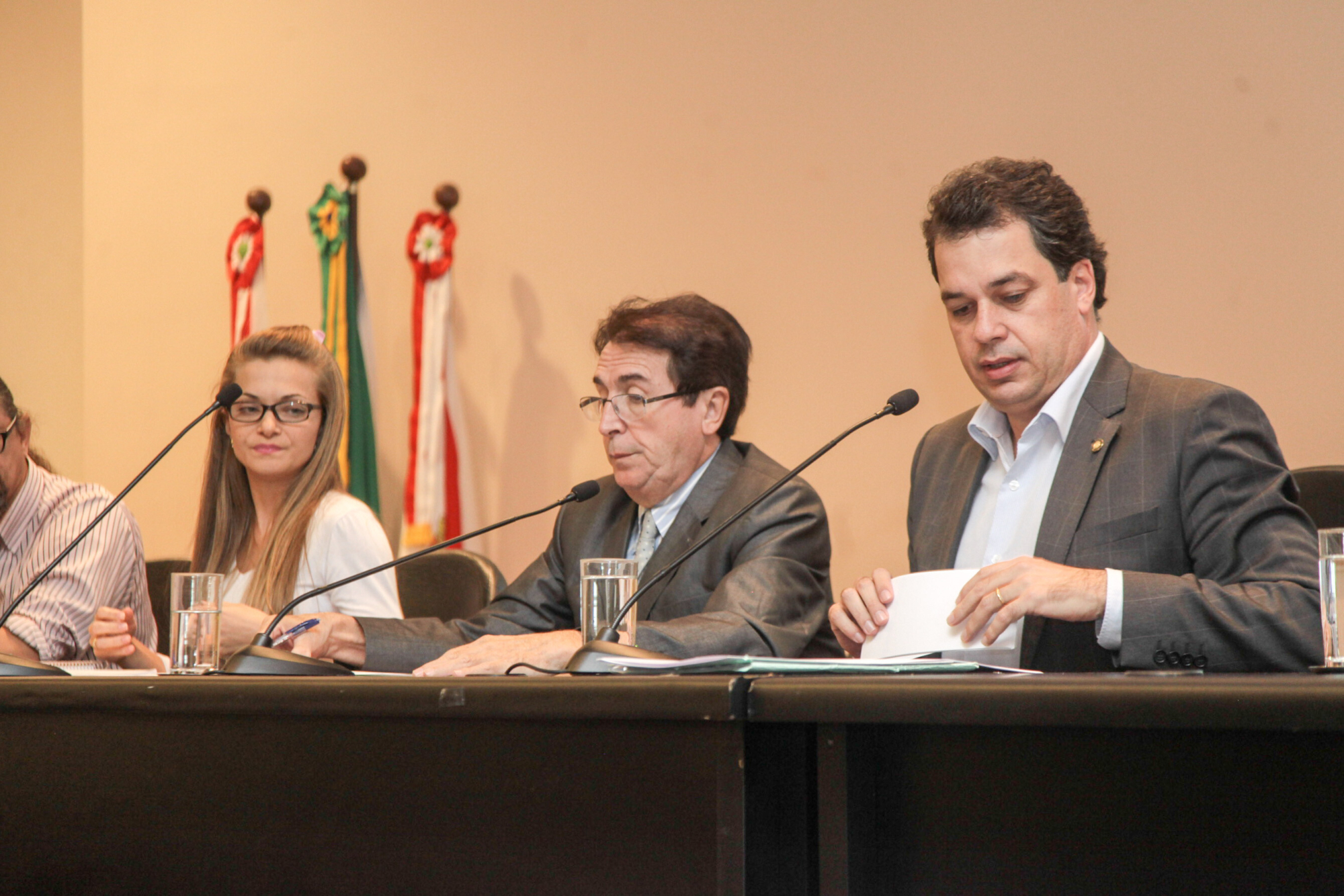 Audiência debate uso de aparelhos móveis para fins pedagógicos na sala de aula