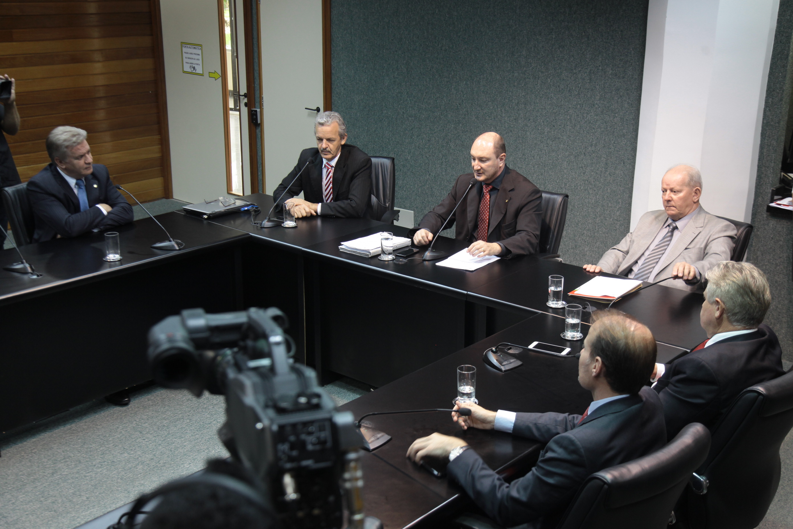 Comissão Especial discute alterações no Regimento Interno da Alesc.