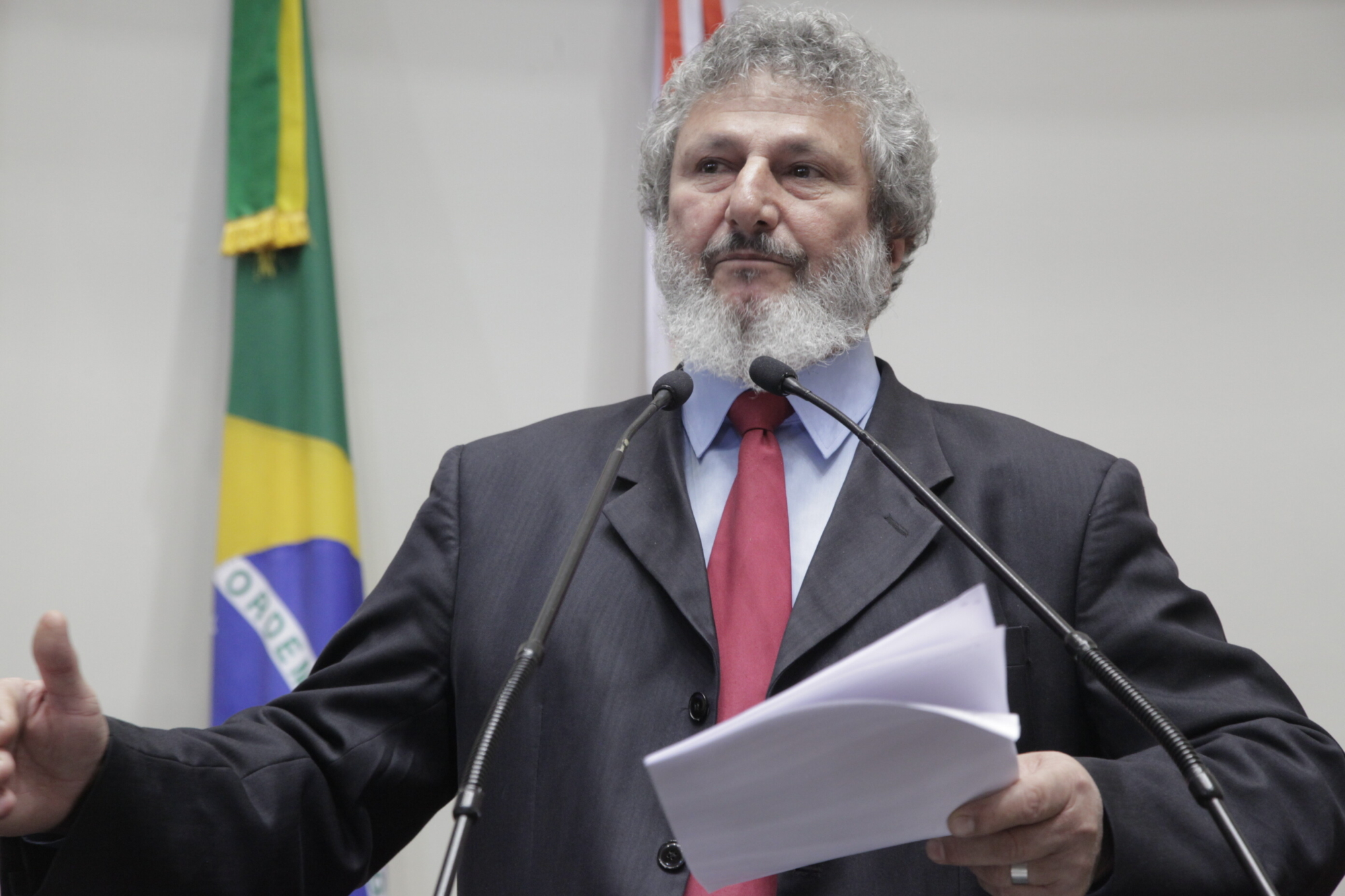 Parlamento debate impasse da pesca artesanal nesta terça (14)