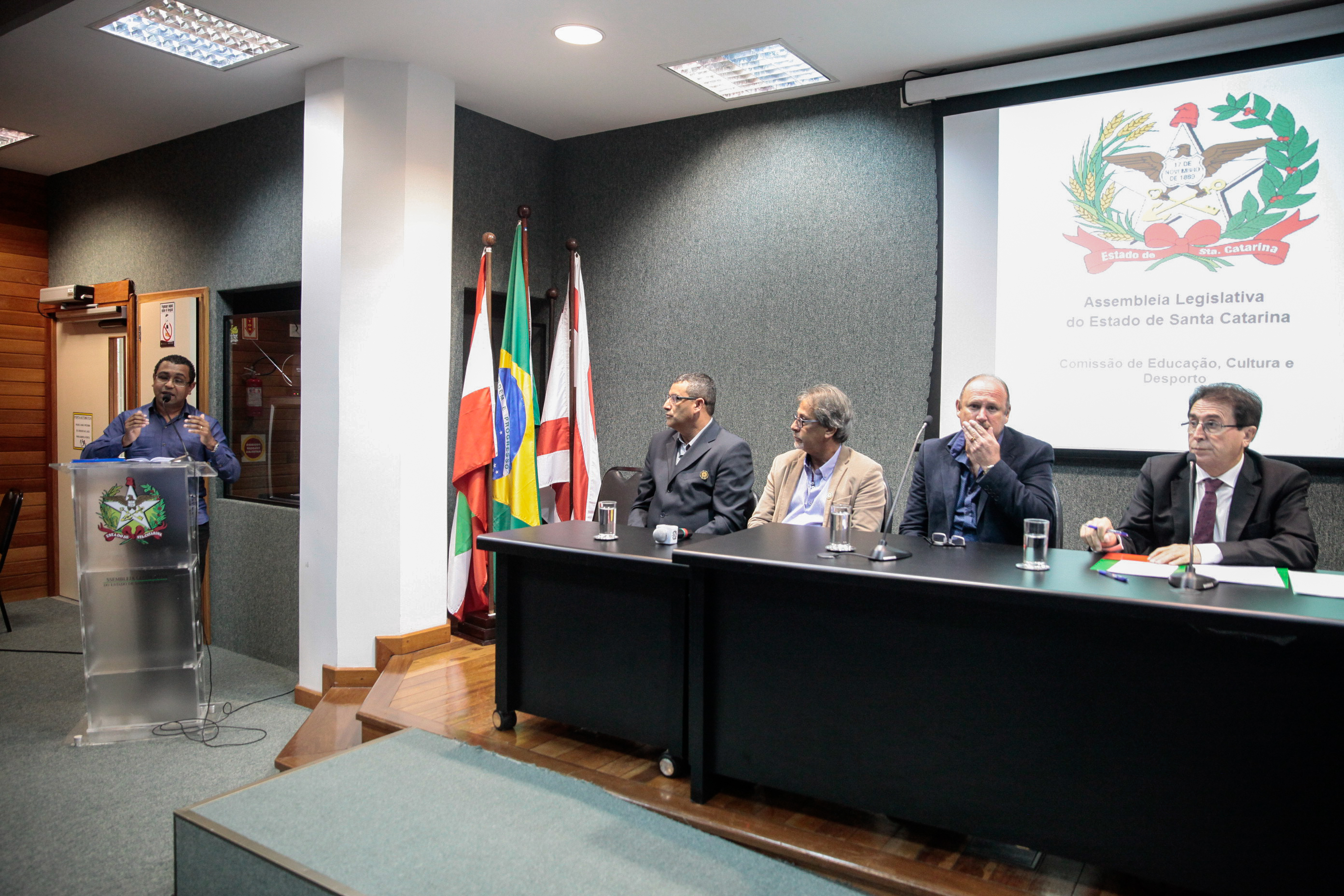 Comissão de Educação, Cultura e Desporto.