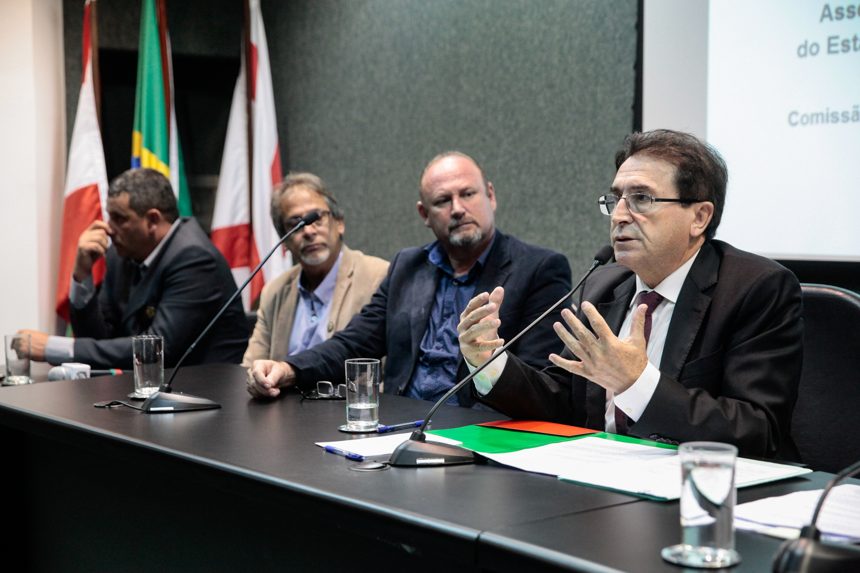 Deputado Antônio Aguiar (PMDB). Comissão de Educação, Cultura e Desporto.