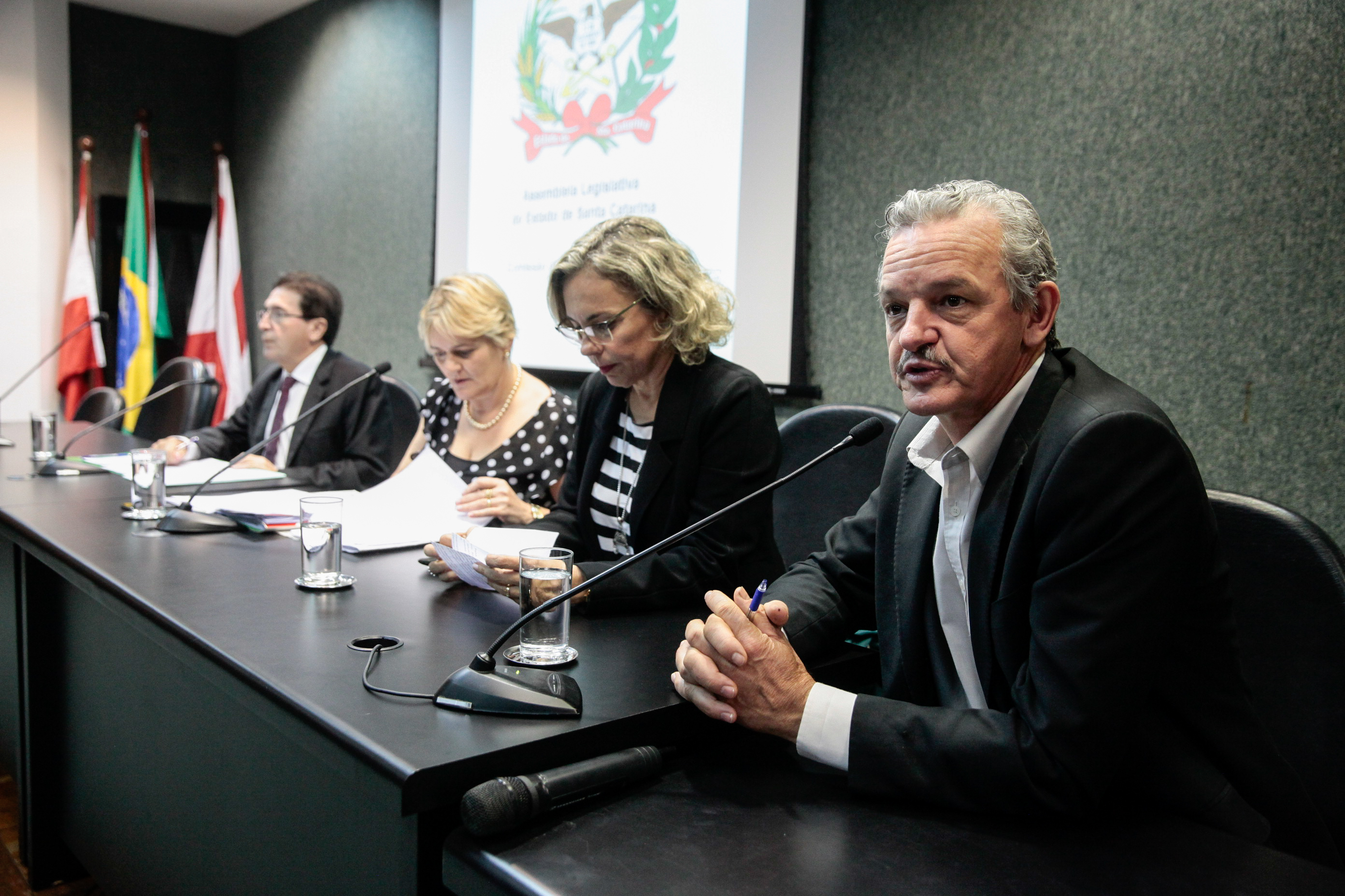 Deputado Dirceu Dresch (PT). Comissão de Educação, Cultura e Desporto.