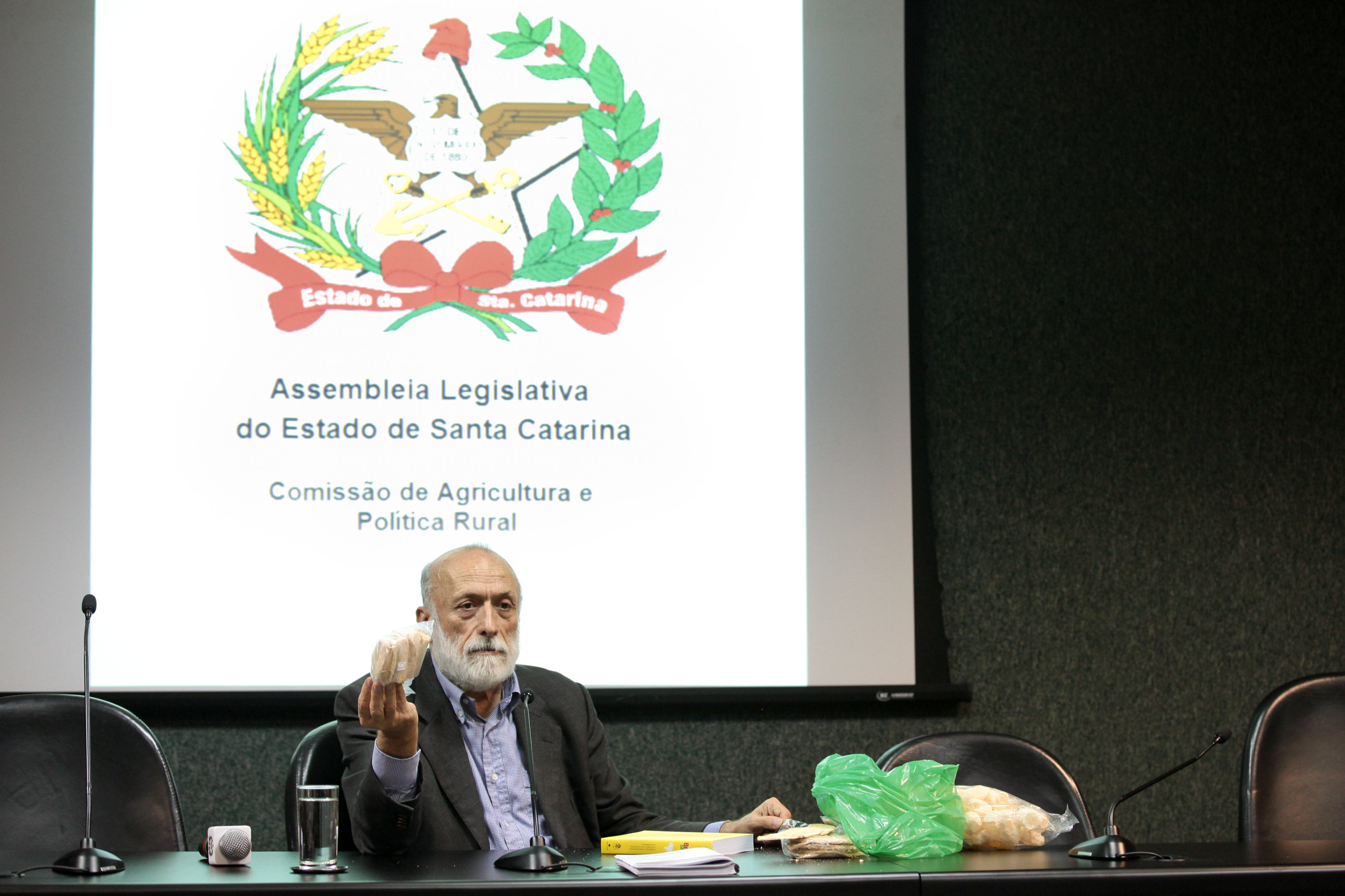 Carlo Petrini, fundador do Slow Food. Seminário sobre Alimentação. Agricultura e Mudanças Climáticas.