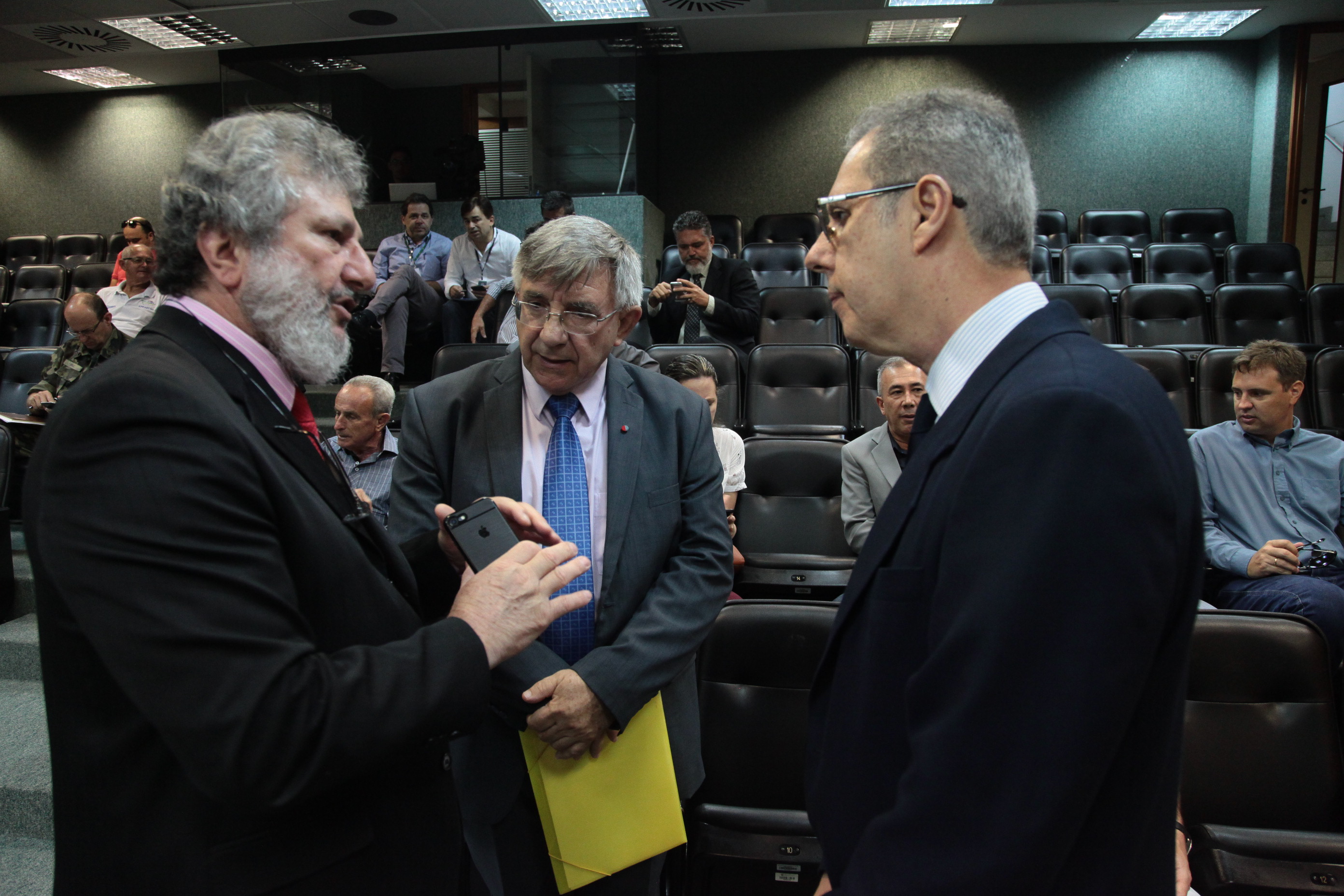 Audiência Pública  para Debater  Atividades das Embarcações Pesqueiras Artesanais na Costa de SC