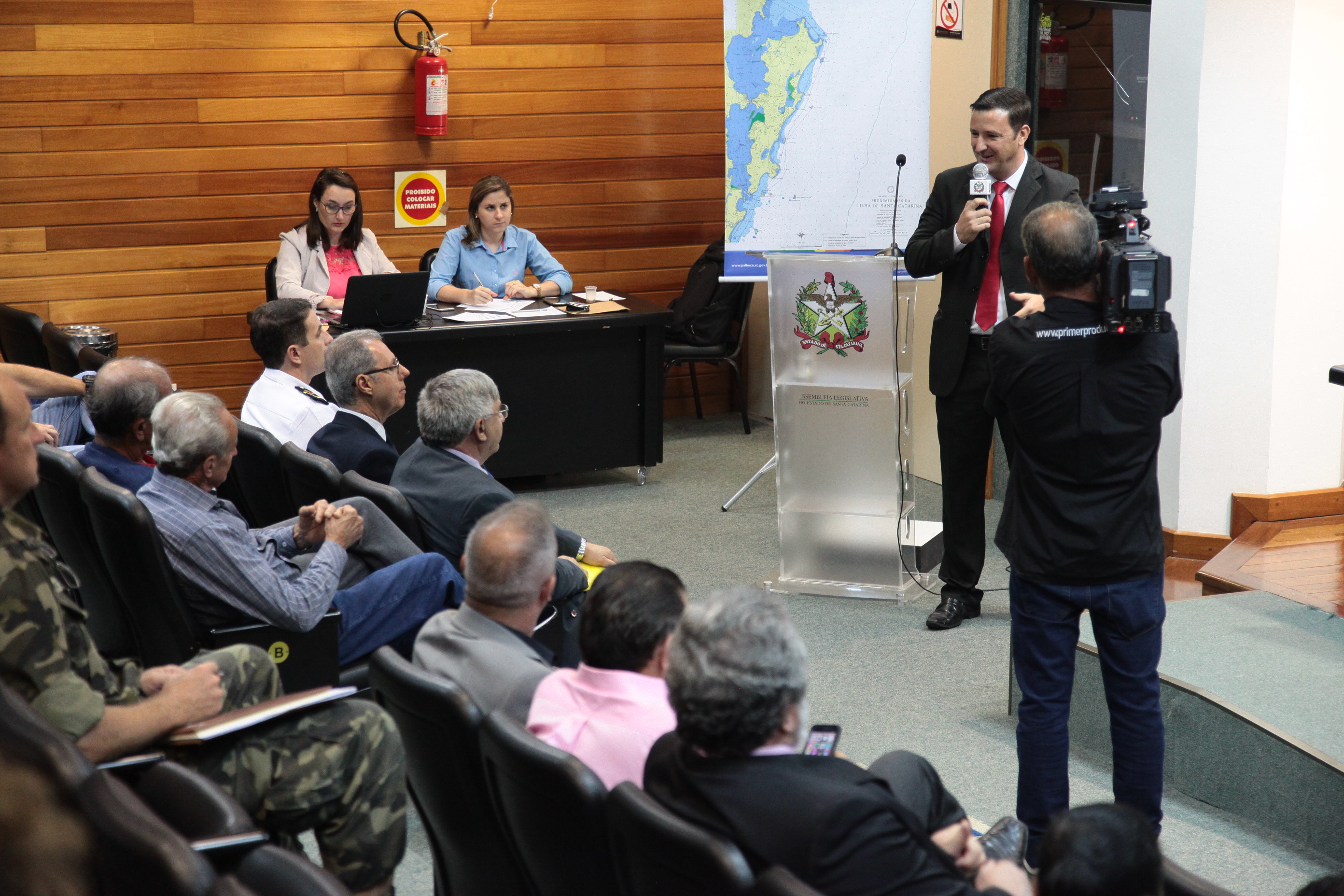 Audiência Pública  para Debater  Atividades das Embarcações Pesqueiras Artesanais na Costa de SC