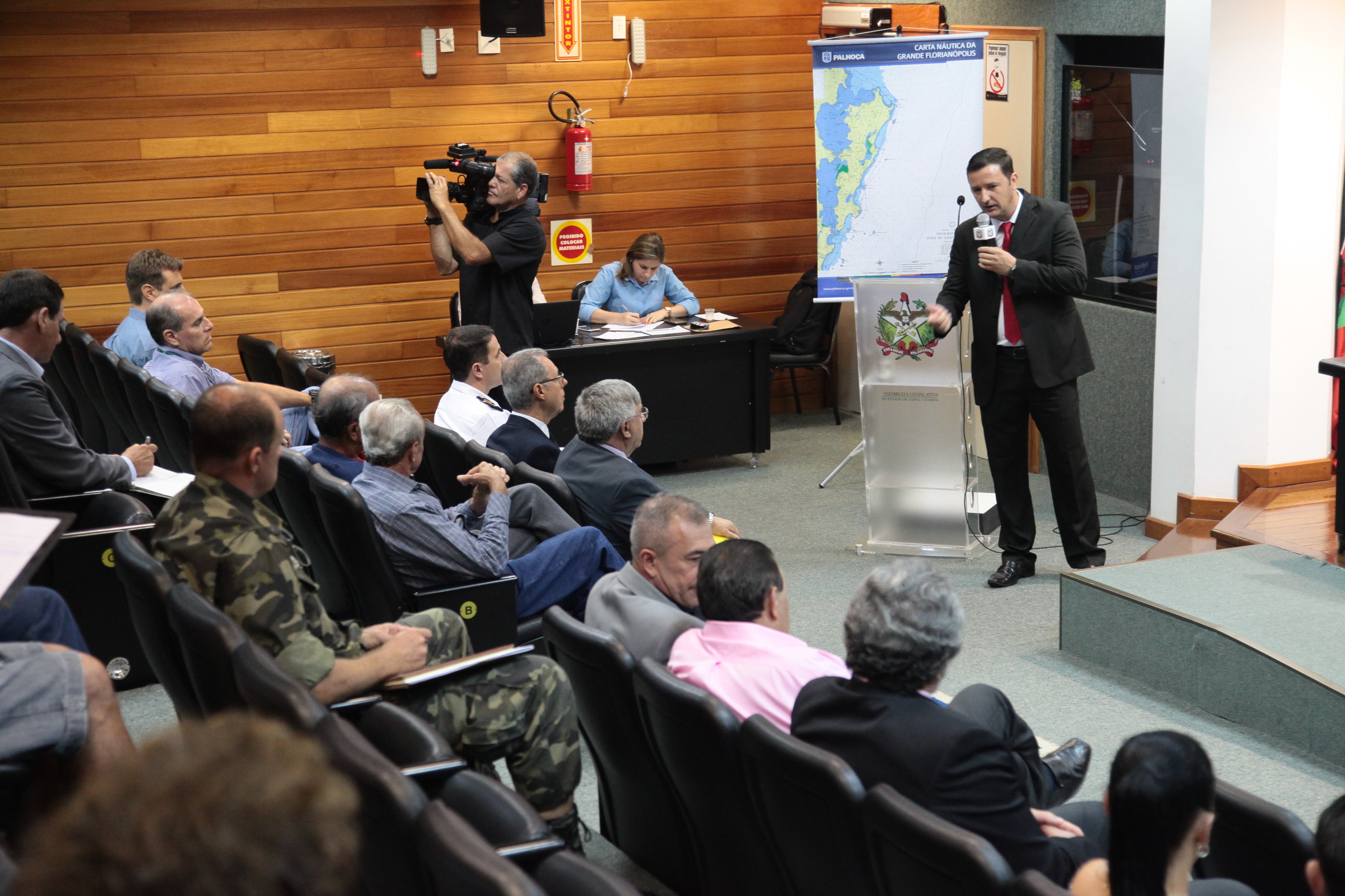 Audiência Pública  para Debater  Atividades das Embarcações Pesqueiras Artesanais na Costa de SC