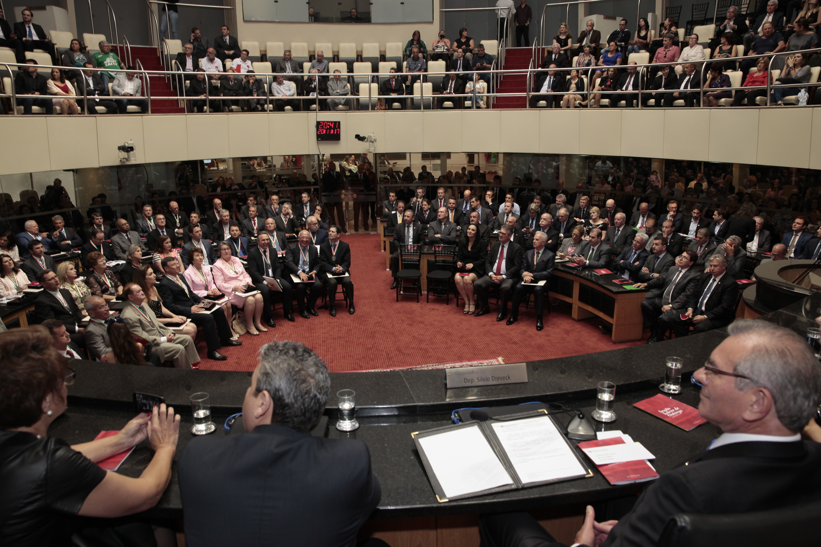 Sessão Solene de Concessão da Comenda do Legislativo Catarinense. Foto: Fábio Queiroz