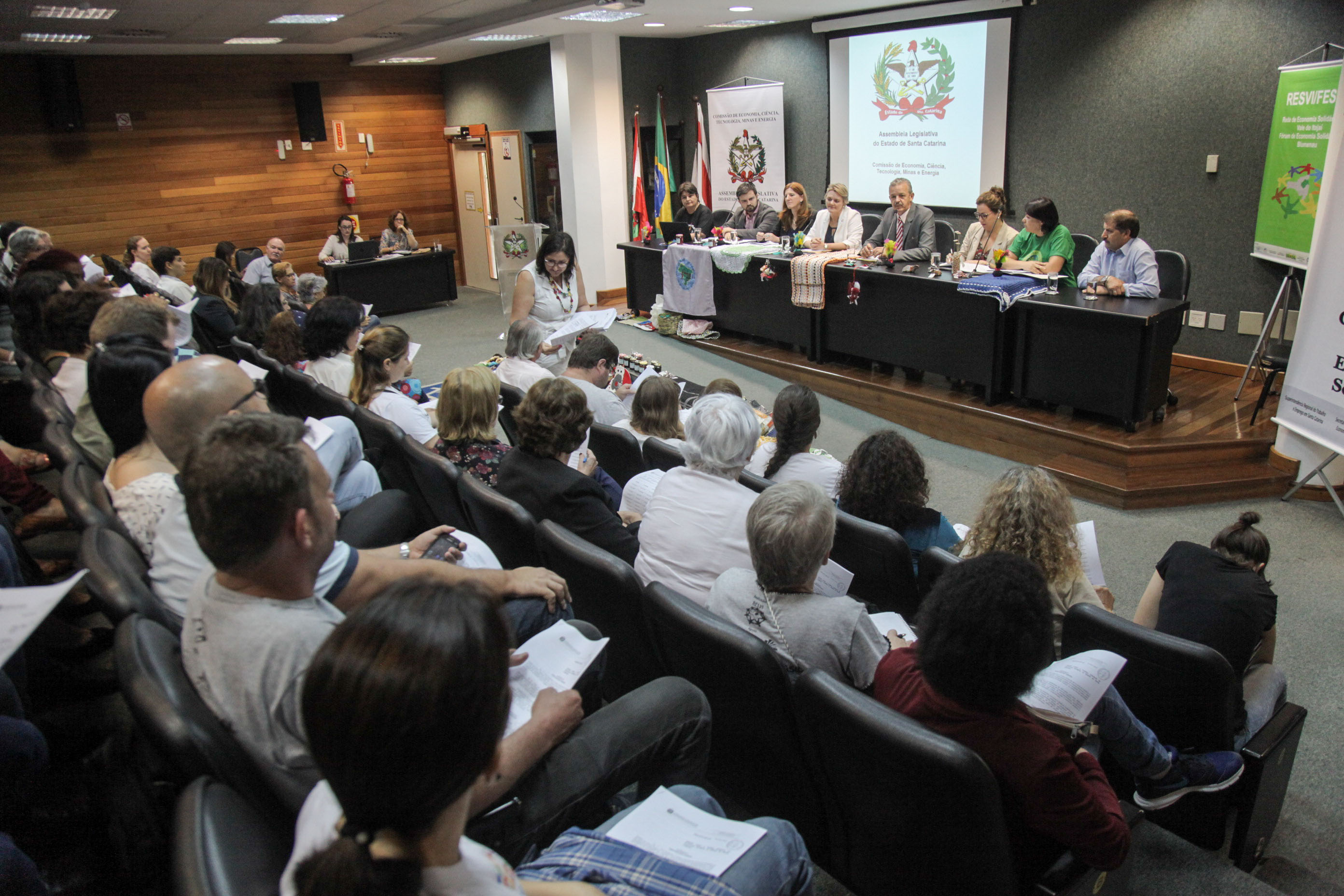Audiência Pública sobre a Política de Economia Solidária em SC