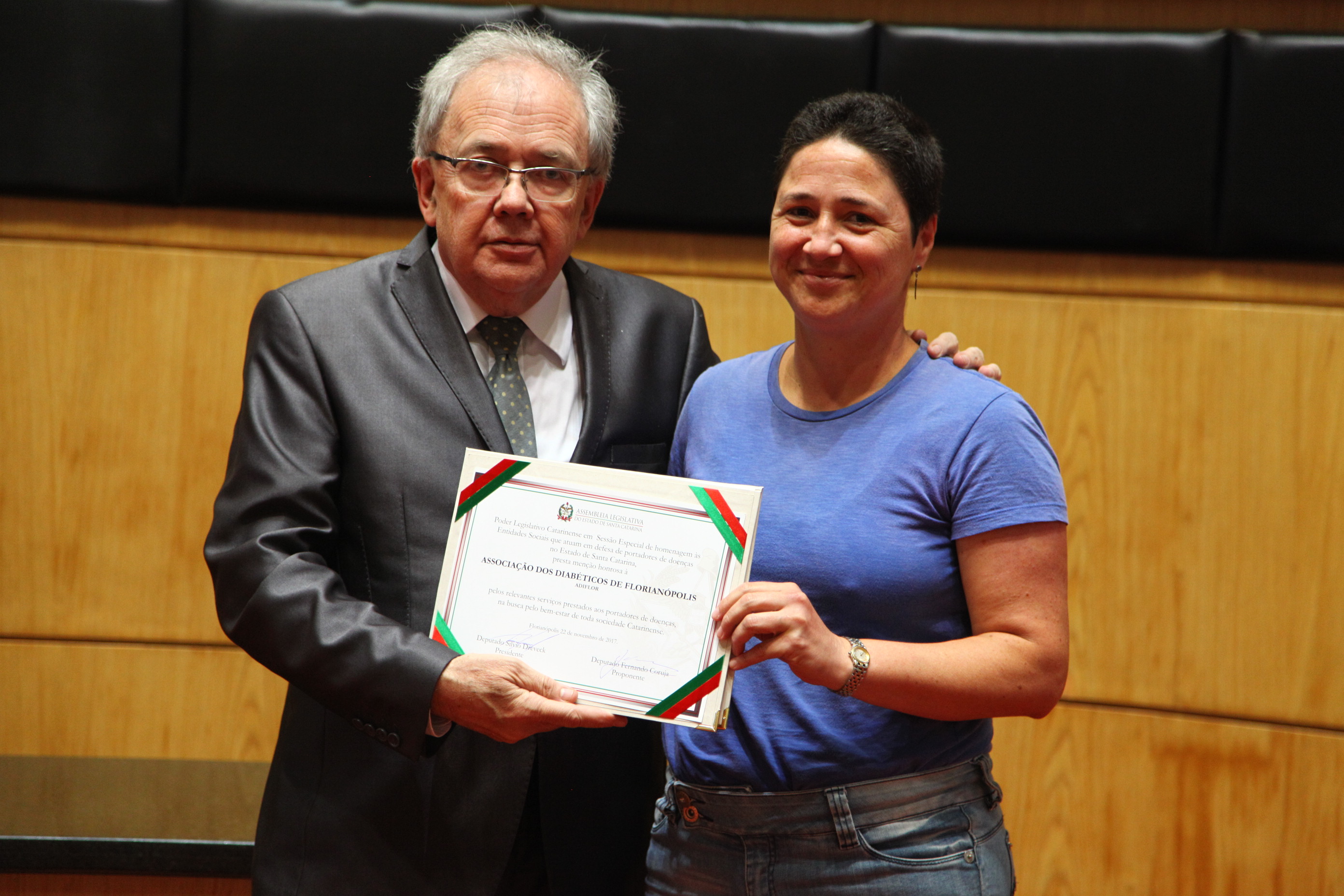V-Homenagem às entidades sociais que atuam em defesa de portadores de doenças em SC