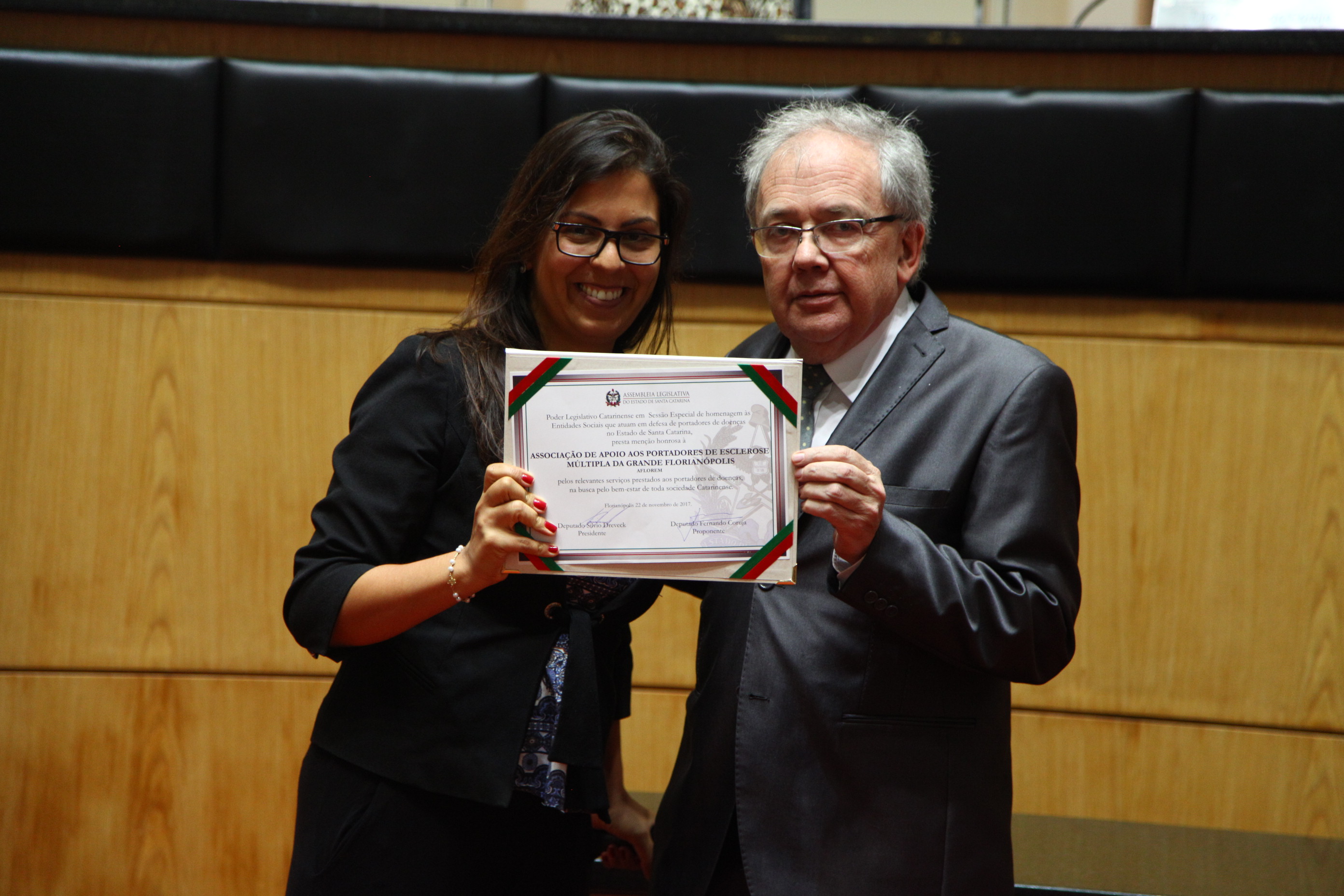 Homenagem às entidades sociais que atuam em defesa de portadores de doenças em SC