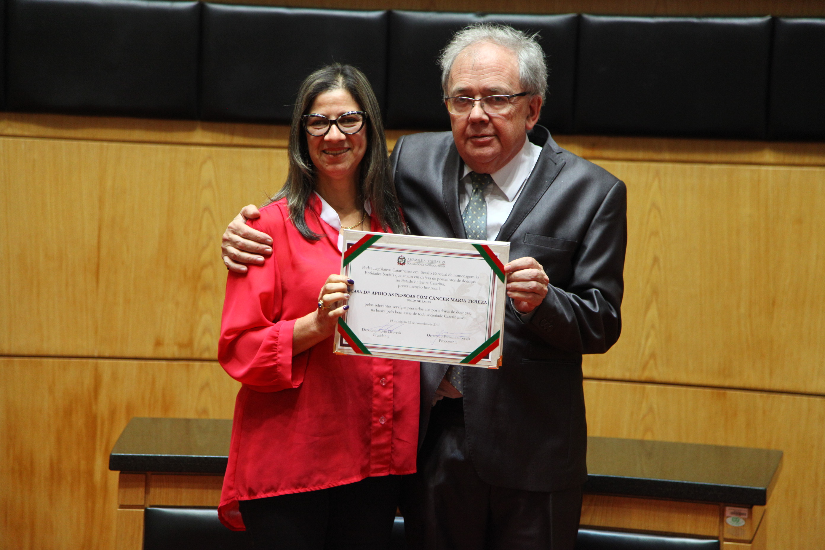 Homenagem às entidades sociais que atuam em defesa de portadores de doenças em SC