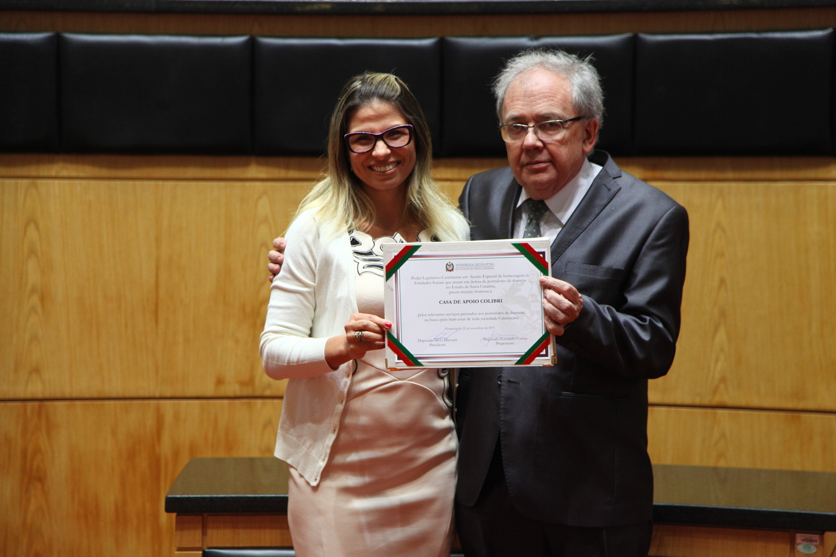 Homenagem às entidades sociais que atuam em defesa de portadores de doenças em SC