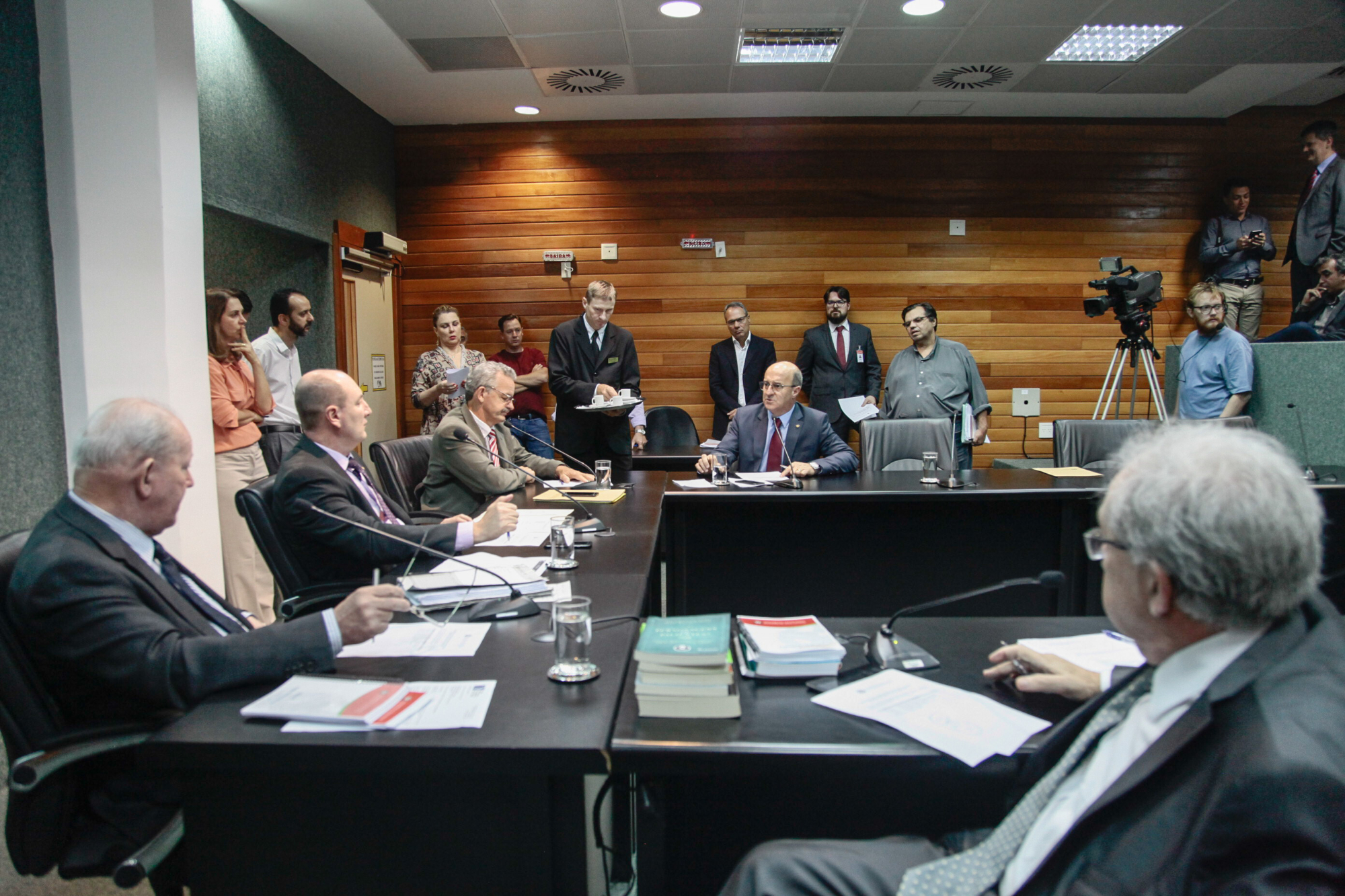 Apreciação do texto do novo Regimento Interno da Alesc fica para 2018