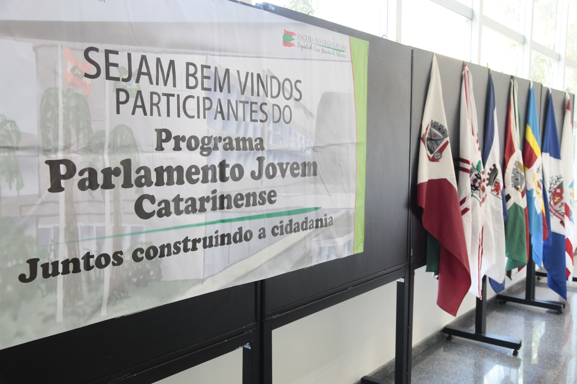 Sorteadas escolas que vão participar do próximo Parlamento Jovem