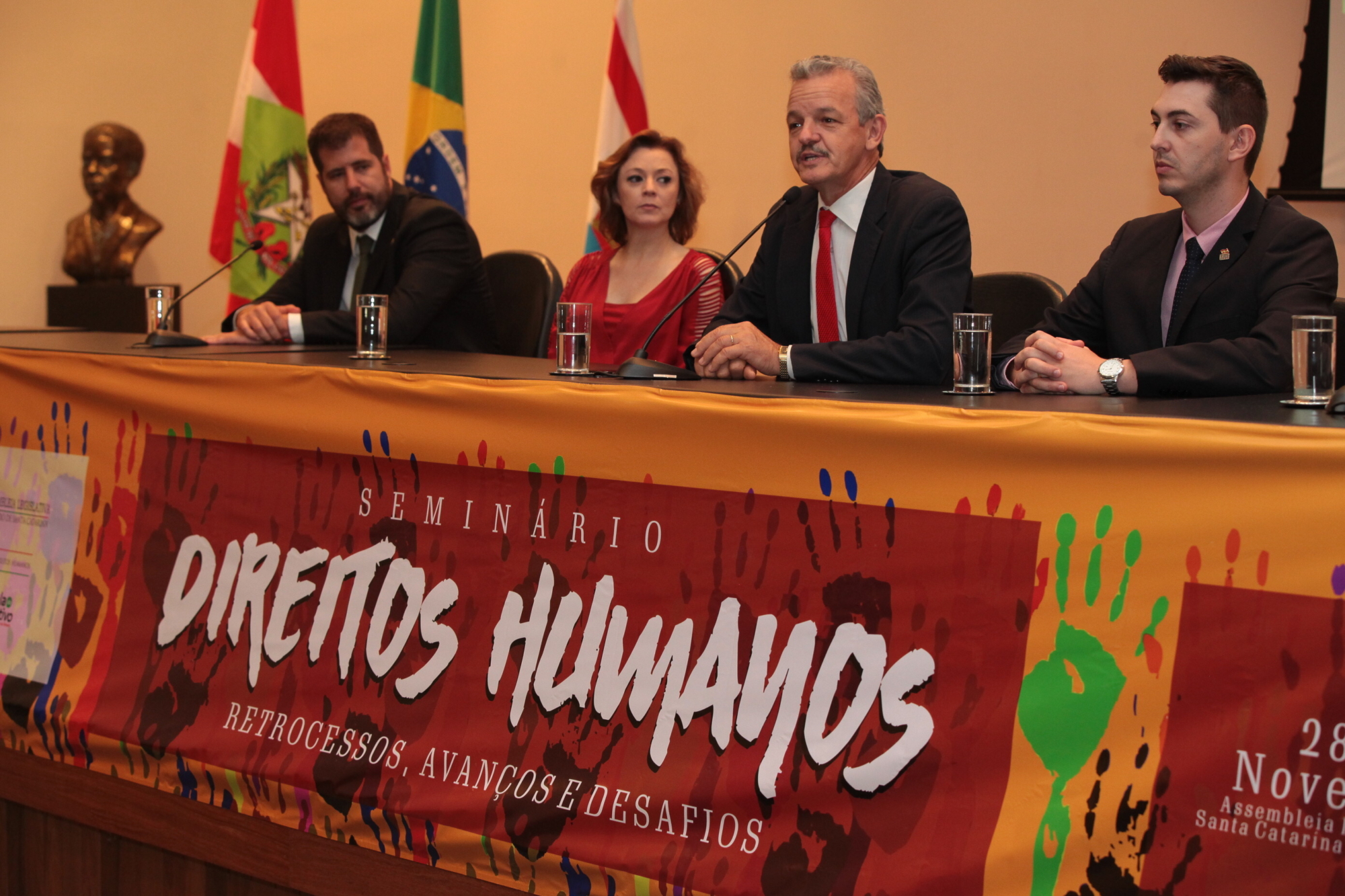 Evento debate retrocessos, avanços e desafios dos direitos humanos