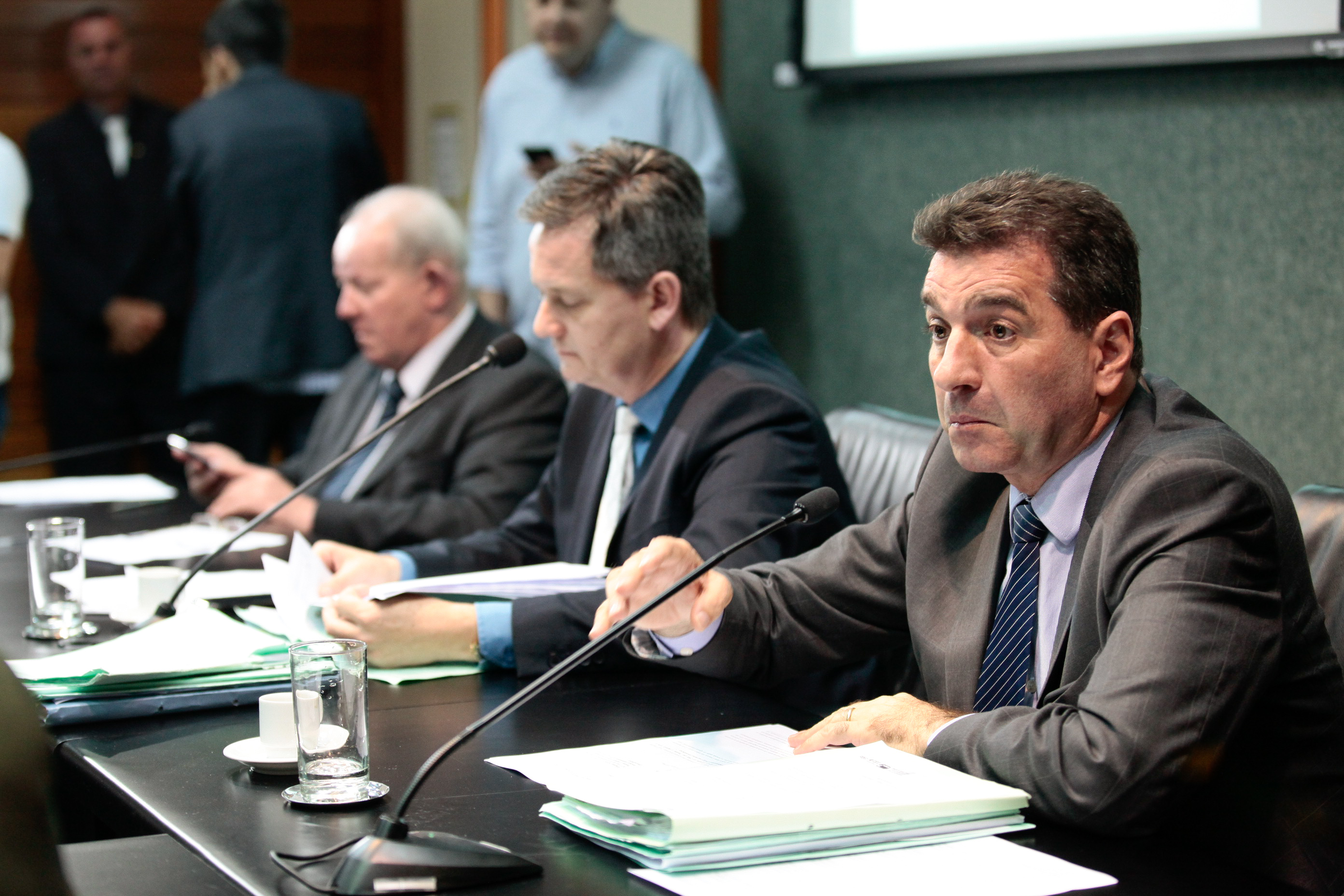 Continuação da Comissão de Constituição e Justiça.