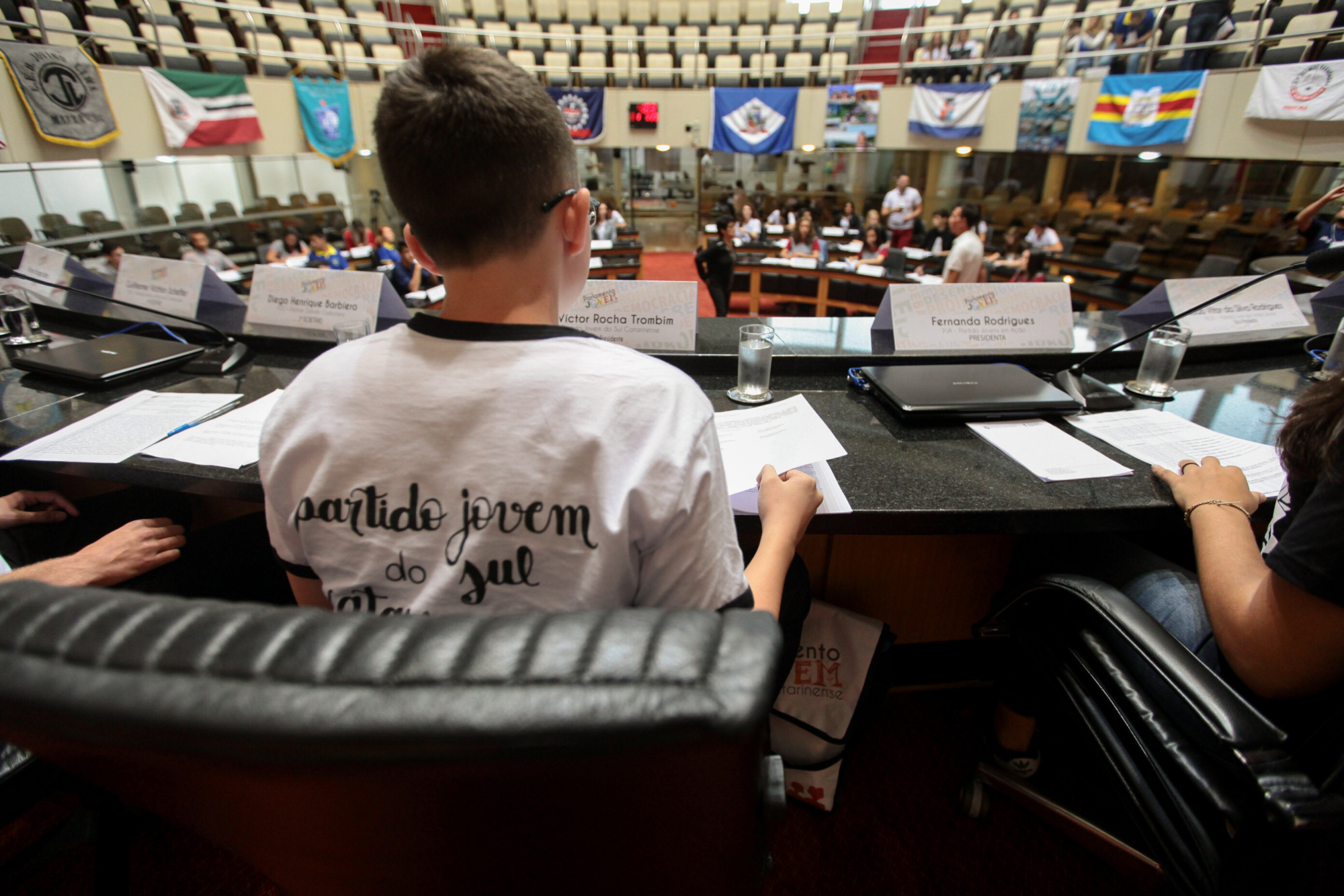 Jovens deputados aprovam incentivo a hortas orgânicas