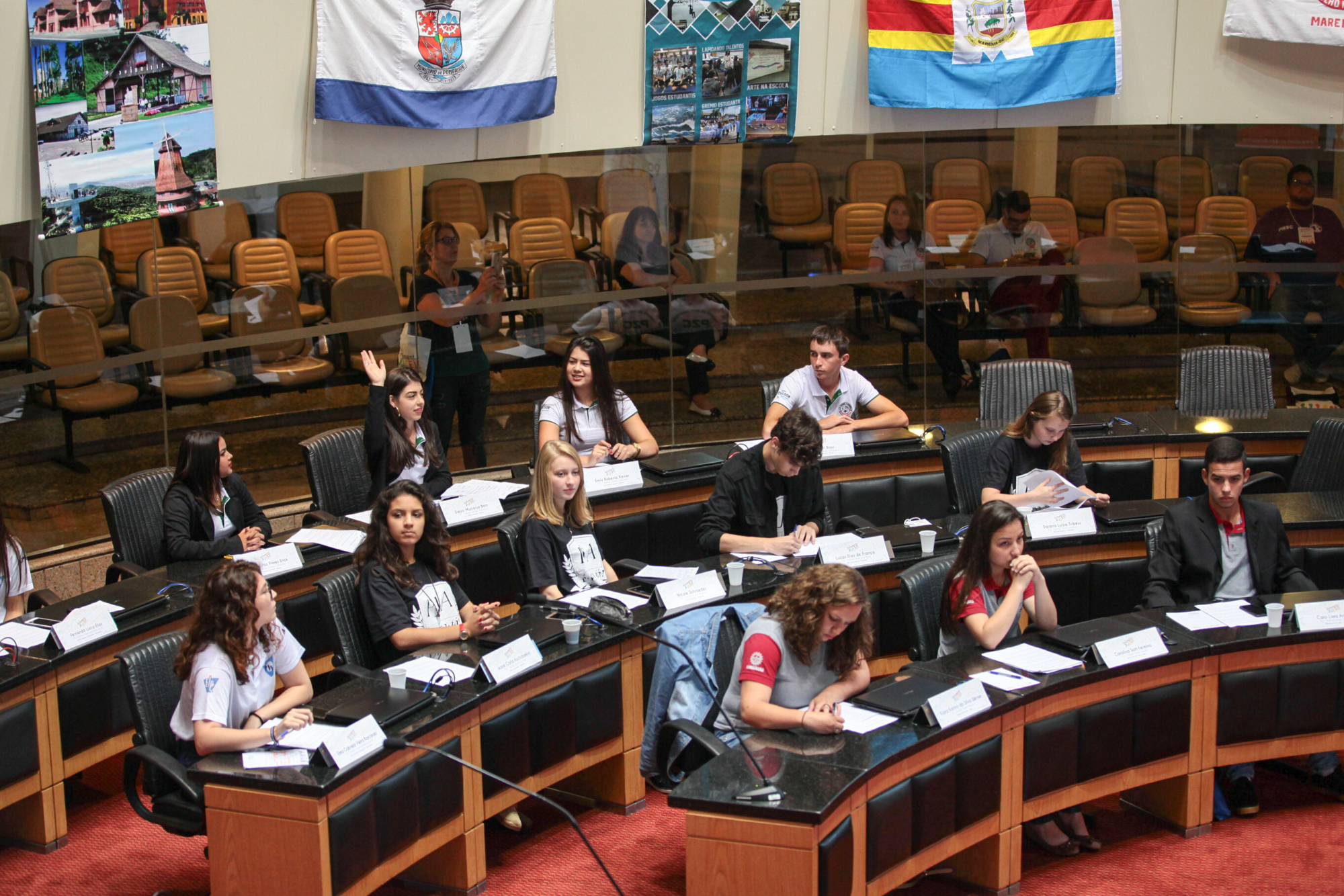 Deputados jovens aprovam criação da semana estadual da horta orgânica