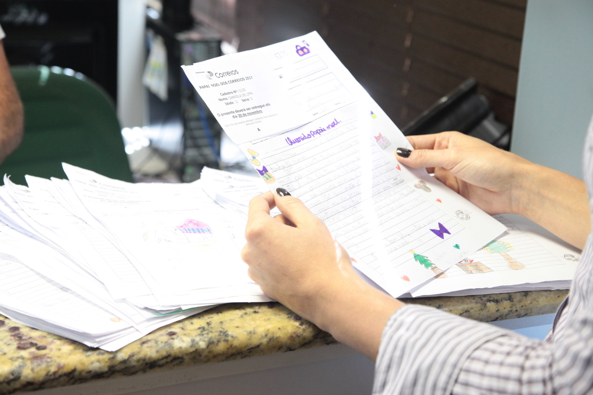 Cartas de crianças que esperam presente de Natal estão disponíveis na Alesc