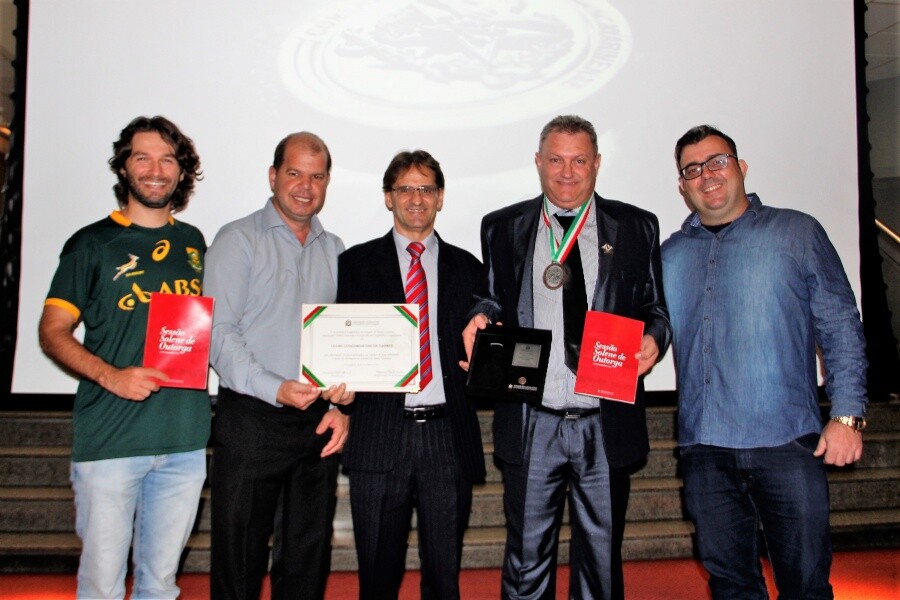 Saretta homenageia Clube Concordiense de Xadrez e propõe projeto para incluir o xadrez nas escolas