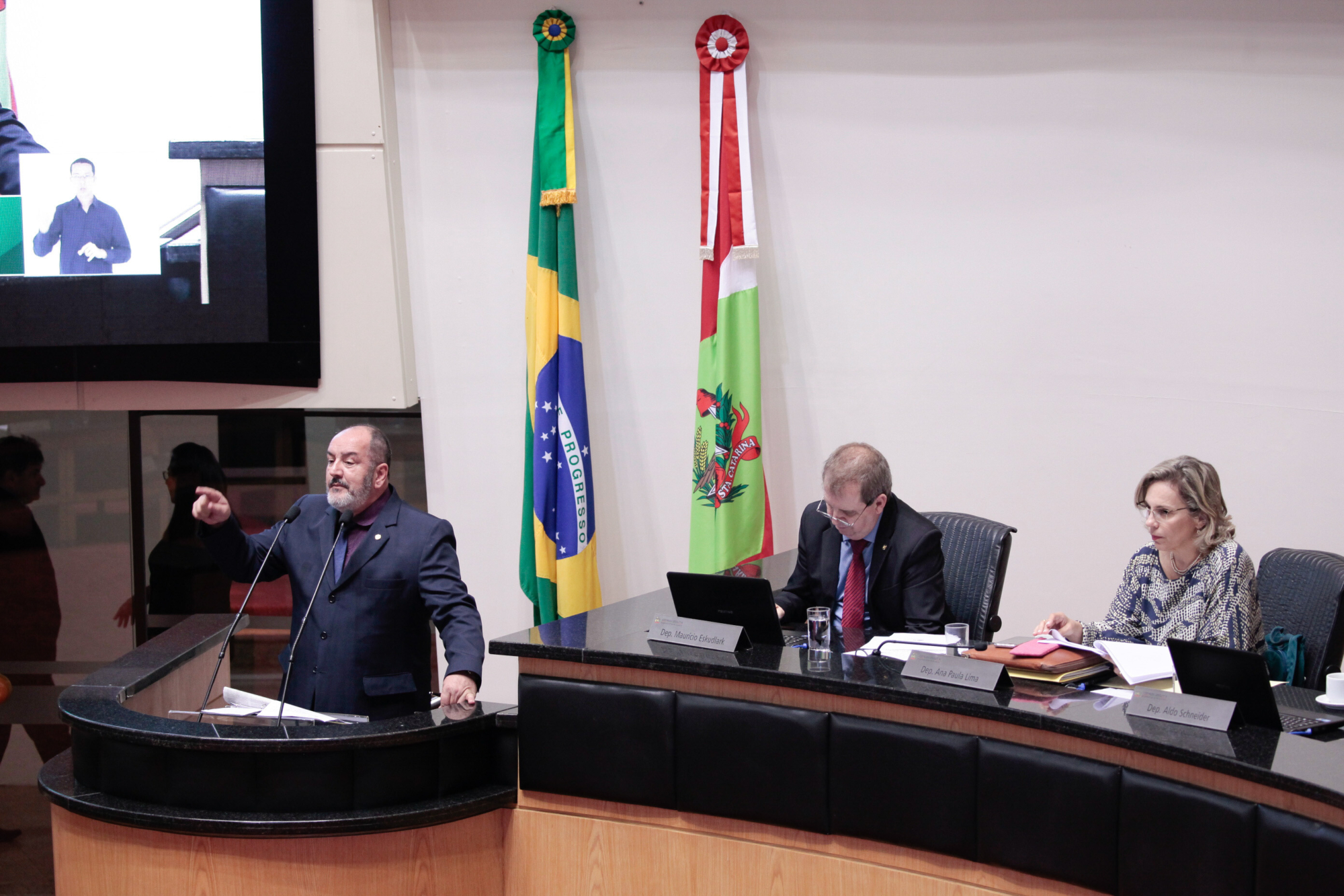 Deputados destacam passagem do dia da consciência negra