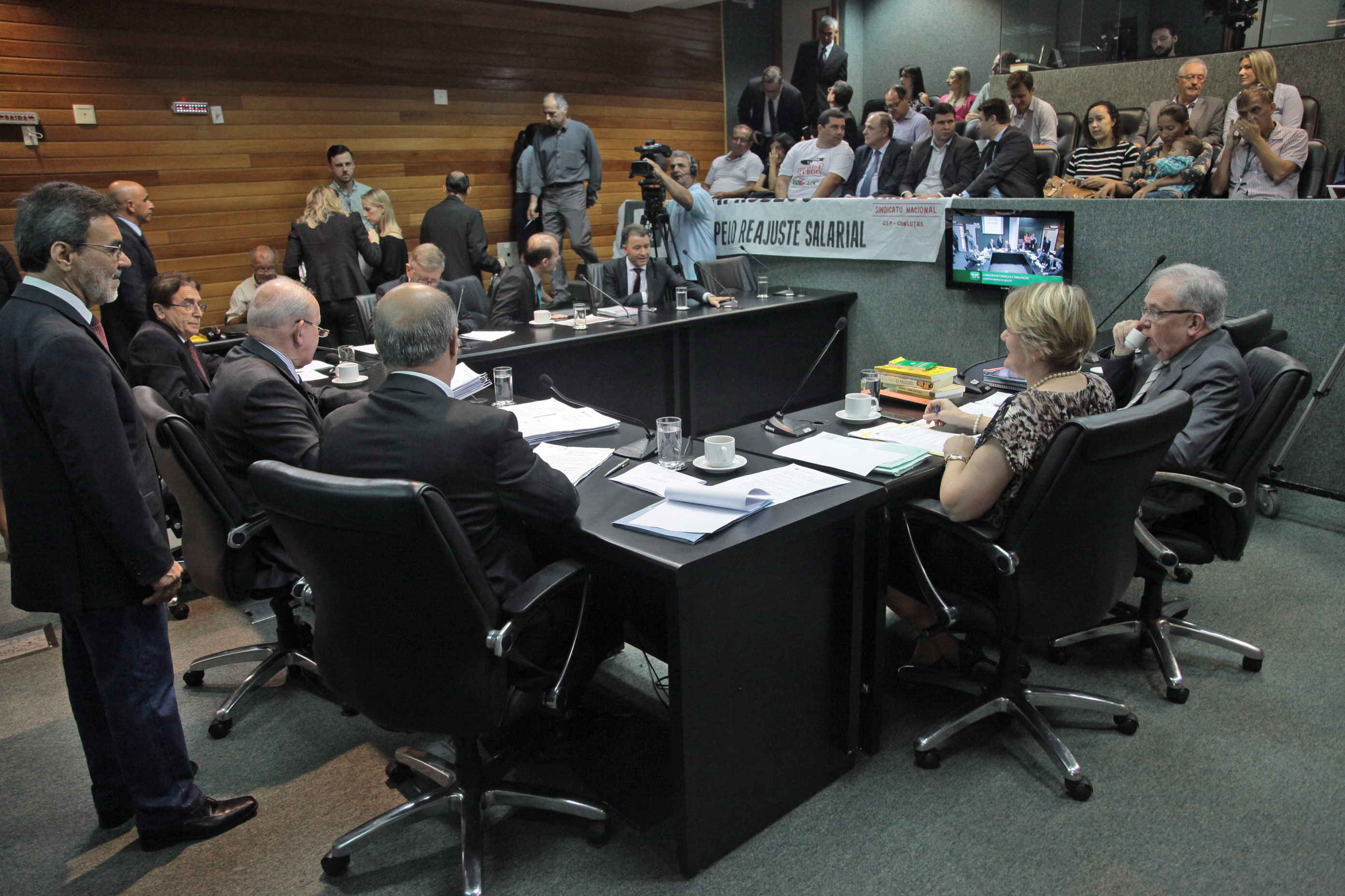 Comissão de Finanças e Tributação.