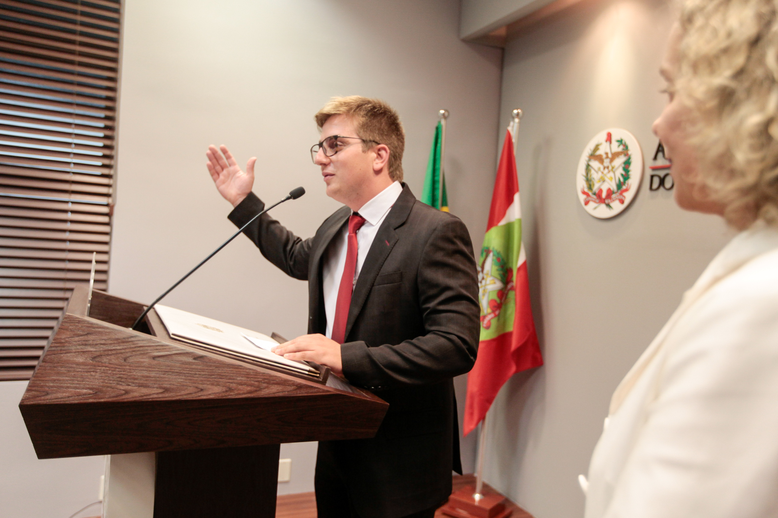 Leonardo Pavanello Júnior. Moção honrosa ao presidente do legislativo mais jovem do Estado.
