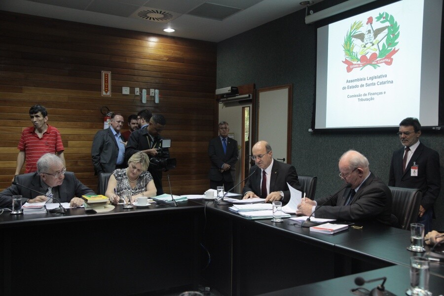 Finanças aprova proposta de estímulo a doação de medula óssea
