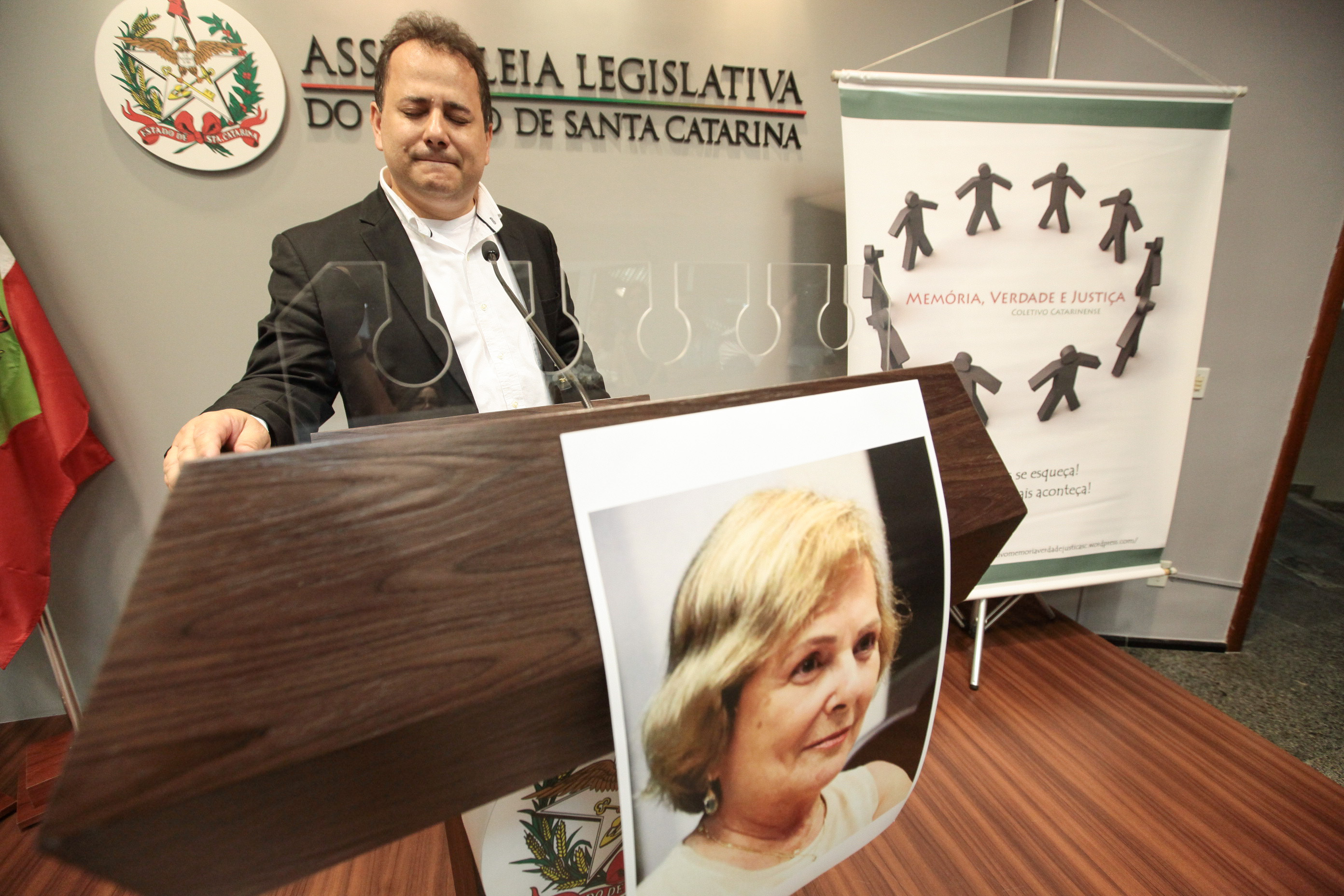 Homenagem póstuma à Derlei de Luca