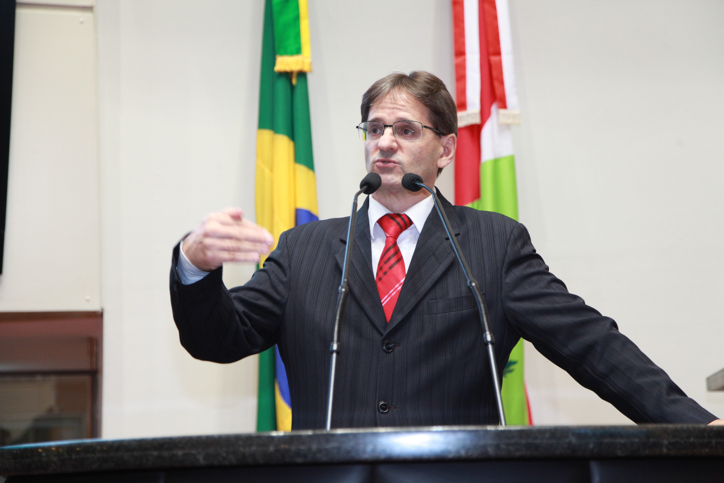 Sessão Plenária - Deputado Neodi Saretta (PT)
