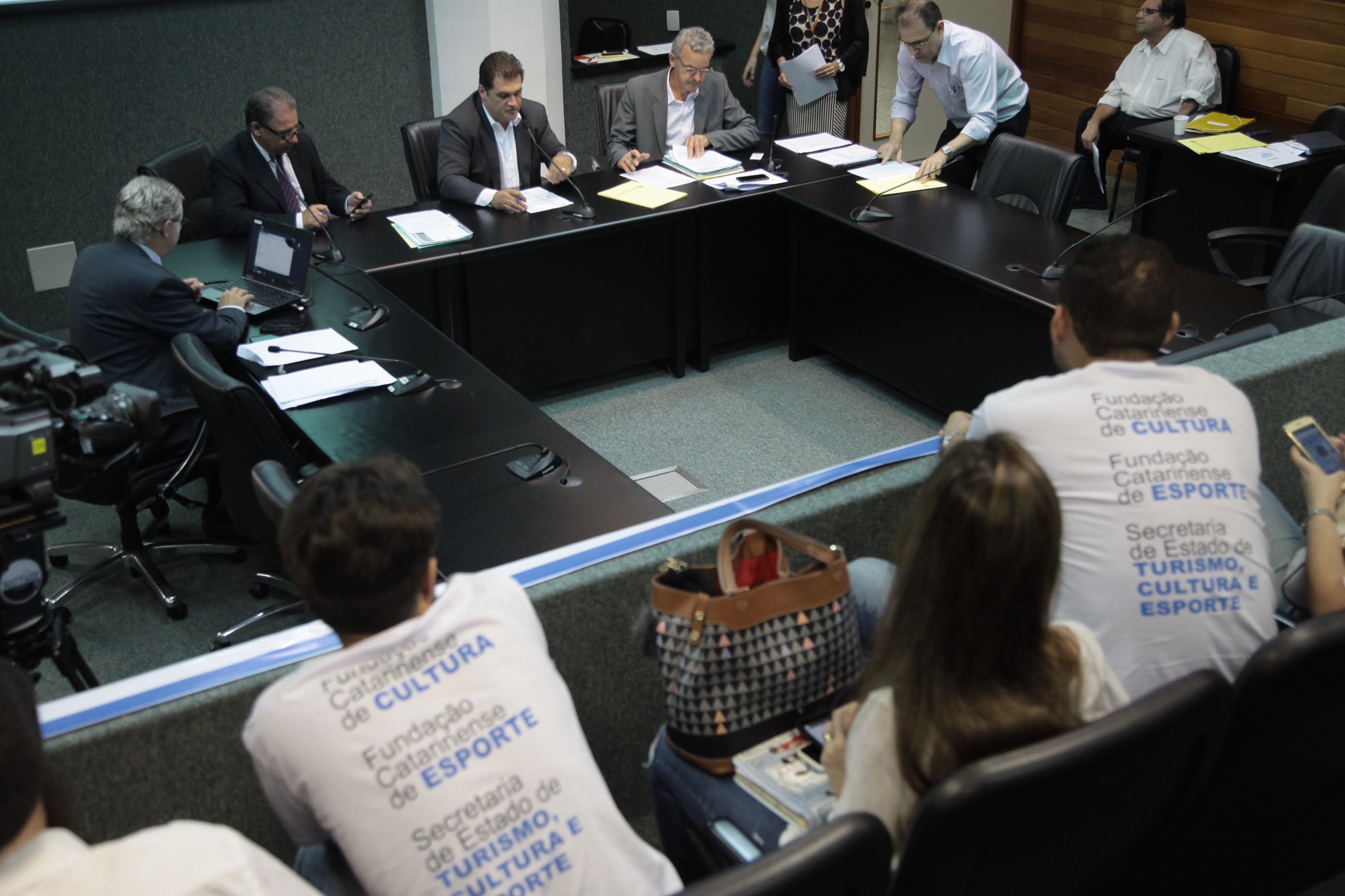 Comissão de Economia.