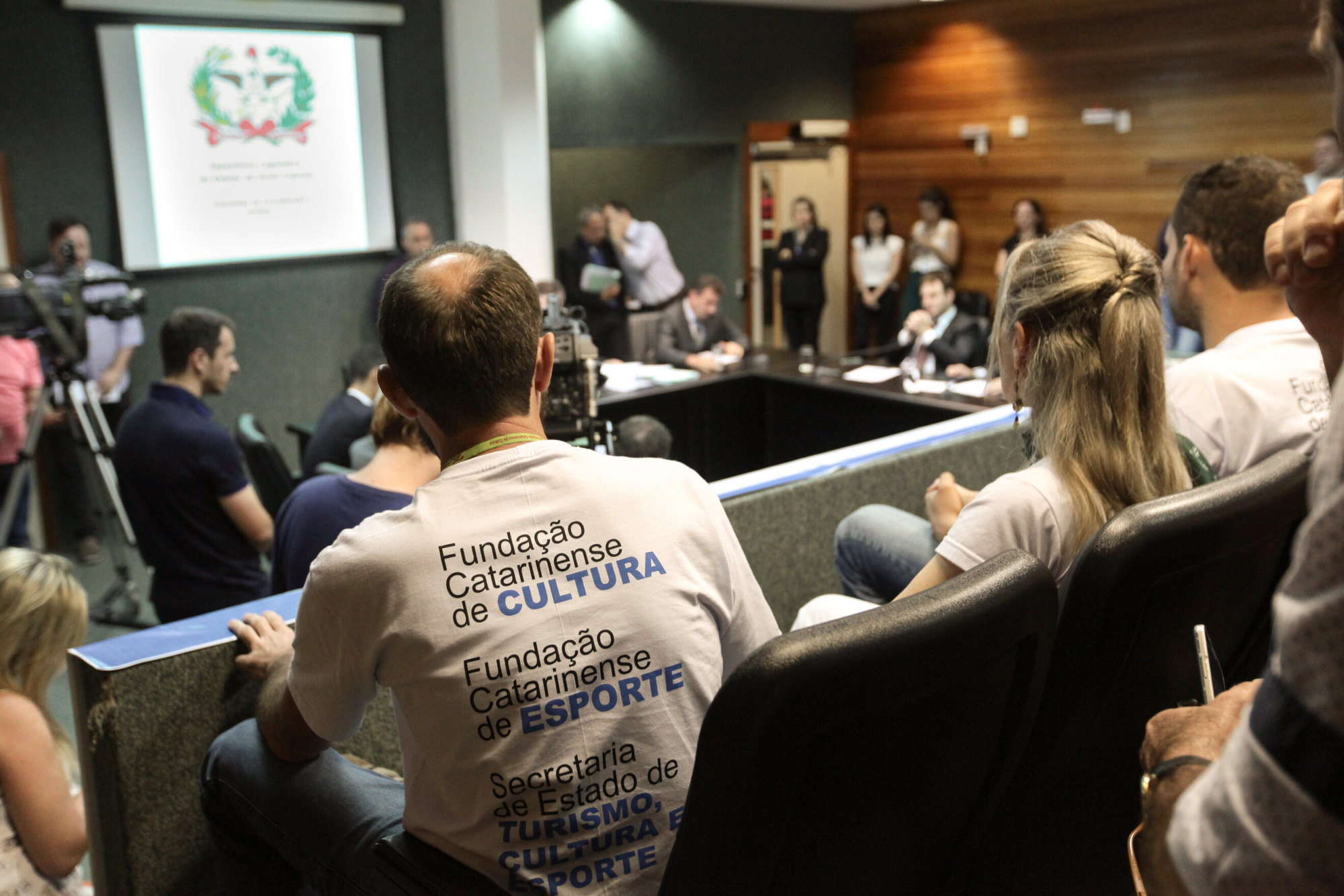 CCJ aprova projeto com emendas que beneficiam servidores públicos da SOL