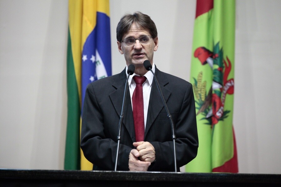 Saretta cobra regularização de contratos do Samu