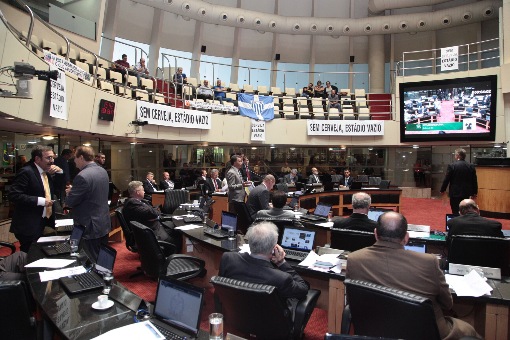 PL aprovado obriga transmissão ao vivo pela internet de licitações do Estado