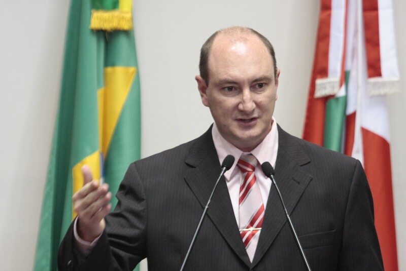 Aprovado projeto de Mauro de Nadal para a capina química
