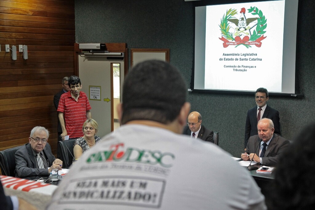 Proposta de reposição salarial para a Udesc é aprovada na Finanças