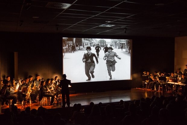 Acesso de alimentos e bebidas comprados fora dos cinemas é garantido por lei em SC