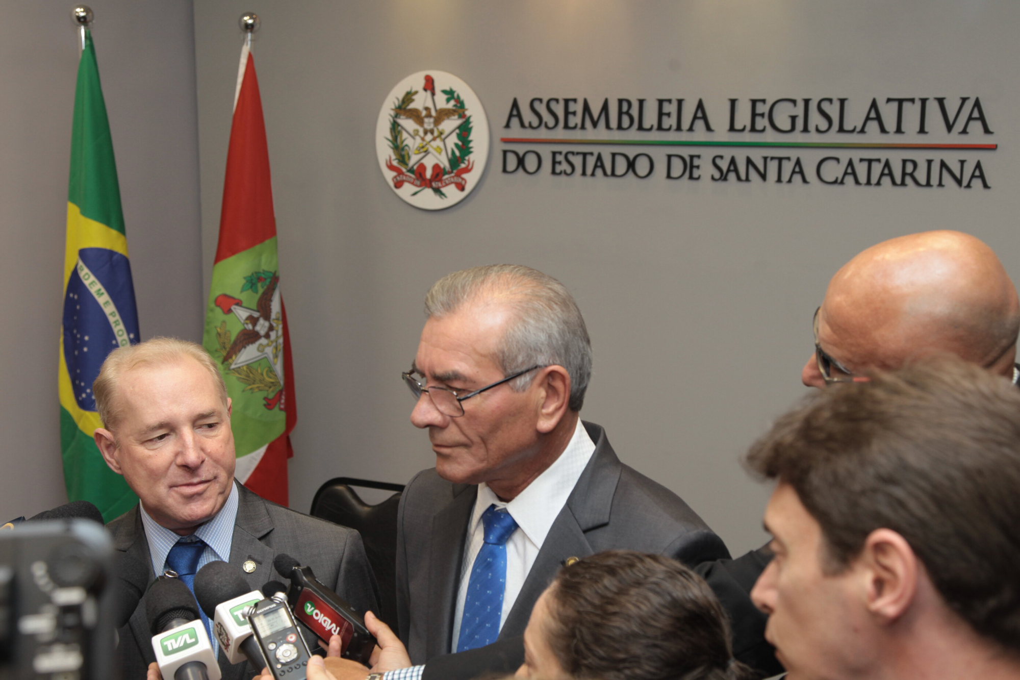 Schneider e Dreveck falam sobre transição no Parlamento