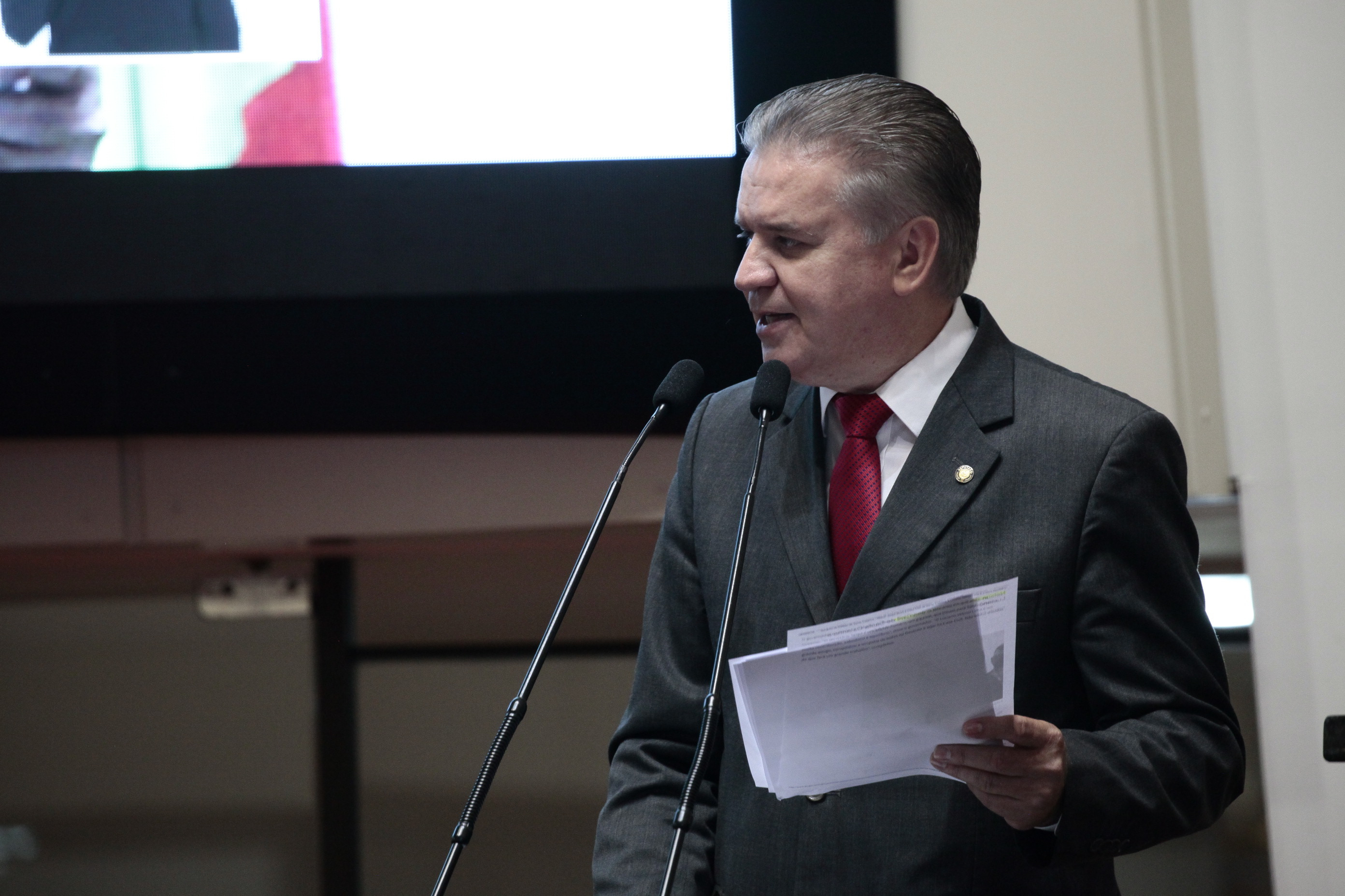 Deputado César Valduga (PCdoB)