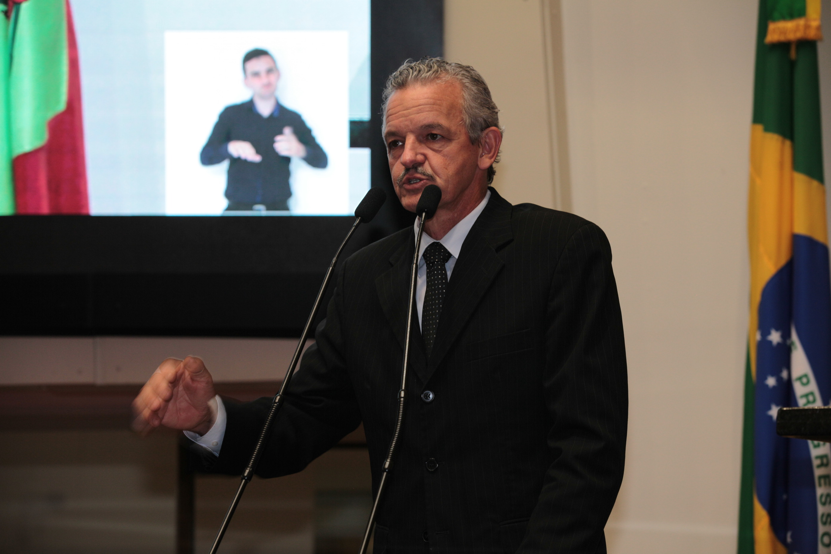 Deputado Dirceu Dresch (PT). Sessão Ordinária.