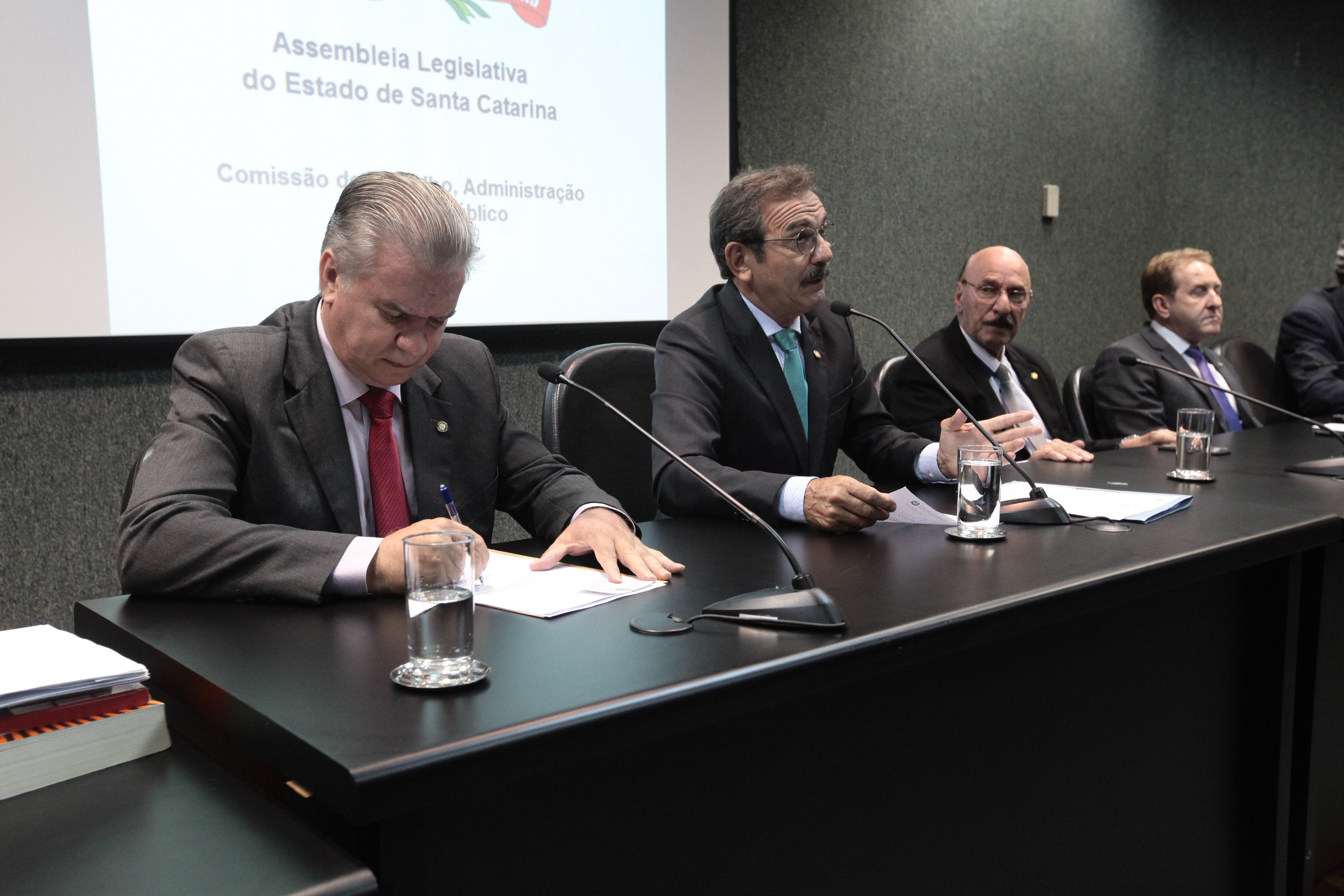 Comissão de Trabalho, Administração e Serviço Público.