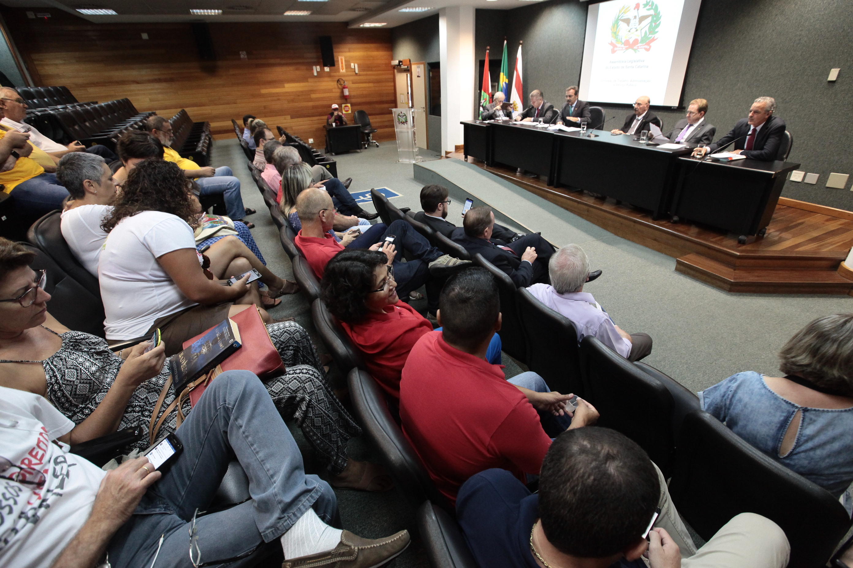 Comissão de Trabalho, Administração e Serviço Público.