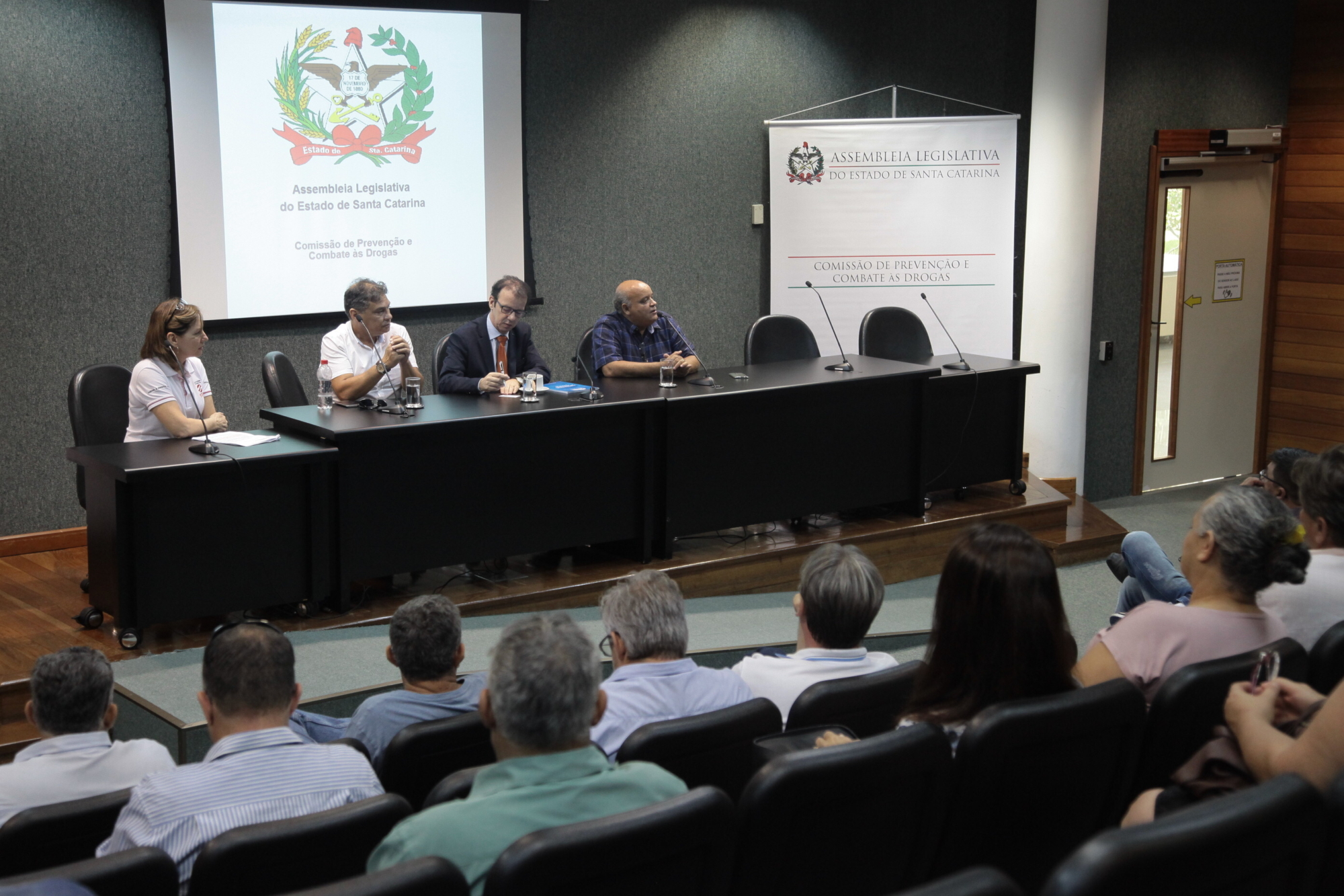 Comunidades terapêuticas cobram repasses do Programa Reviver