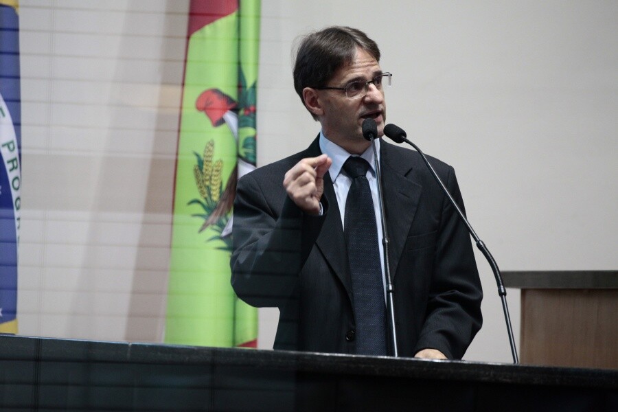 Saretta pede implantação de serviço de odontologia em UTIs públicas