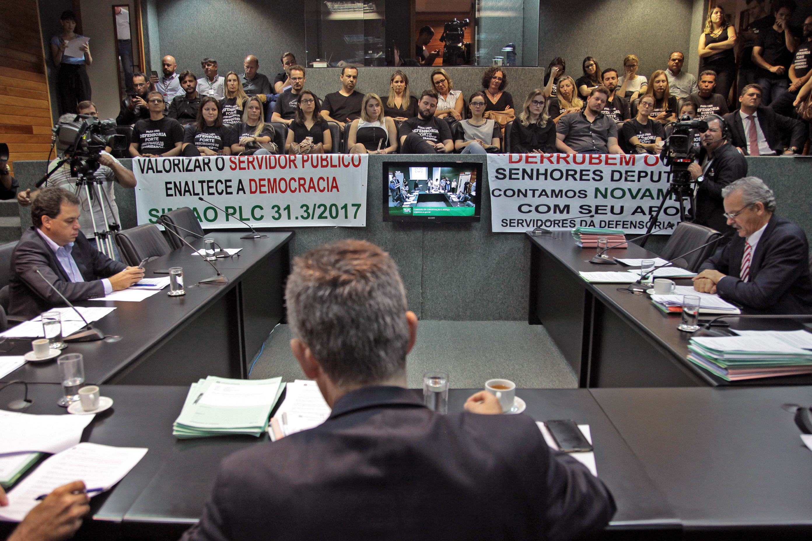 Comissão de Constituição e Justiça.