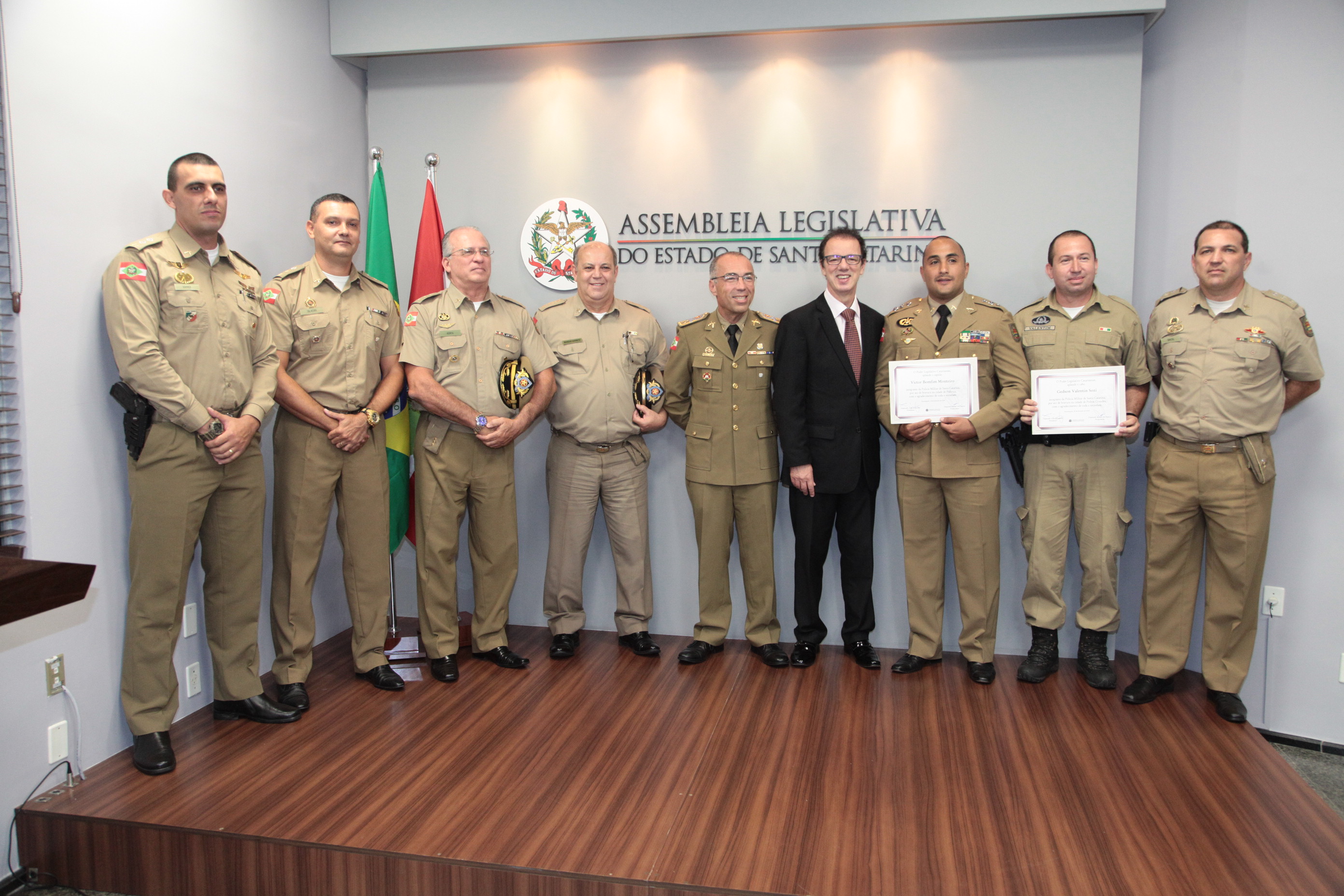 Homenagem a Policiais Militares