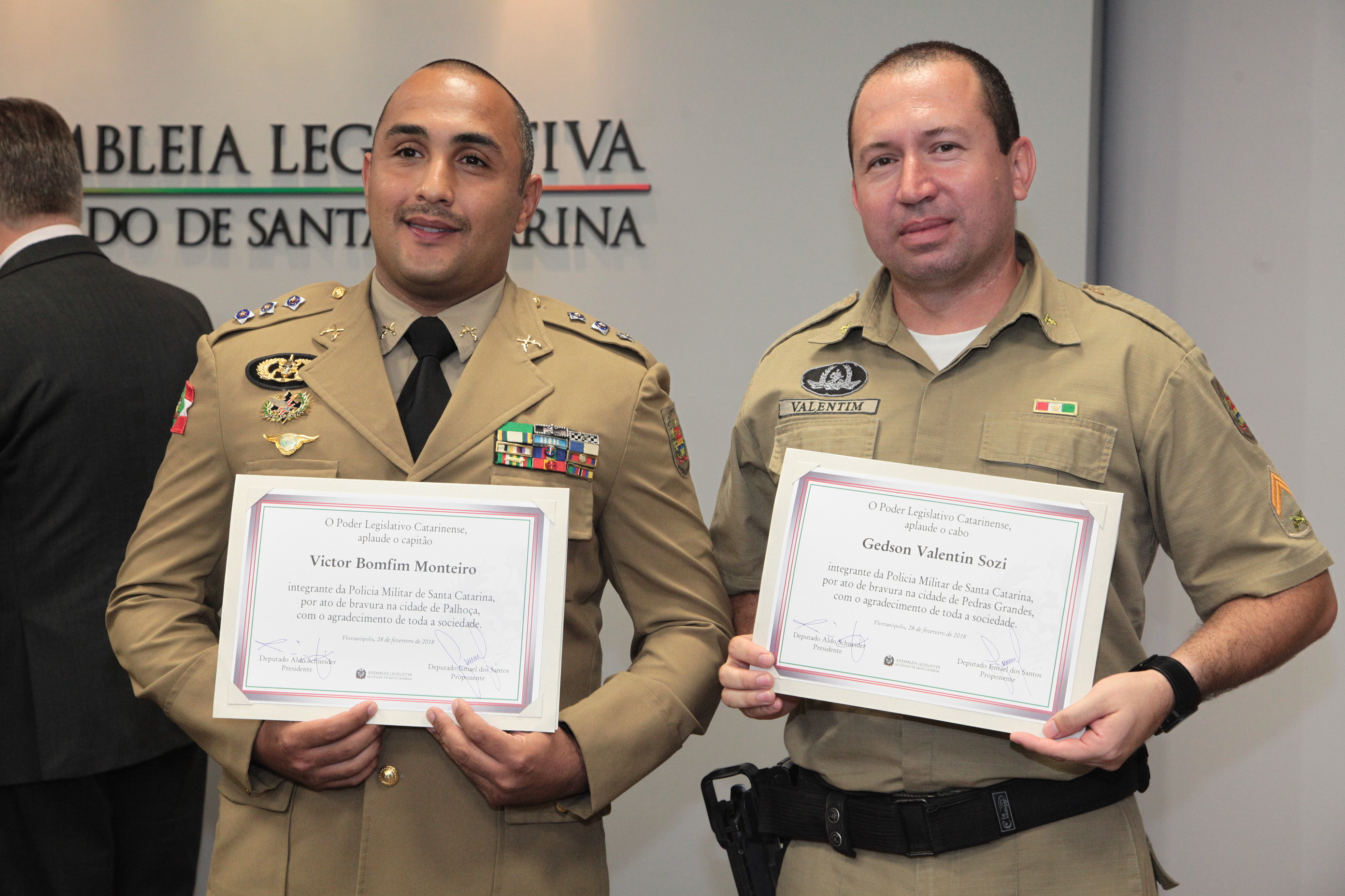 Homenagem a Policiais Militares