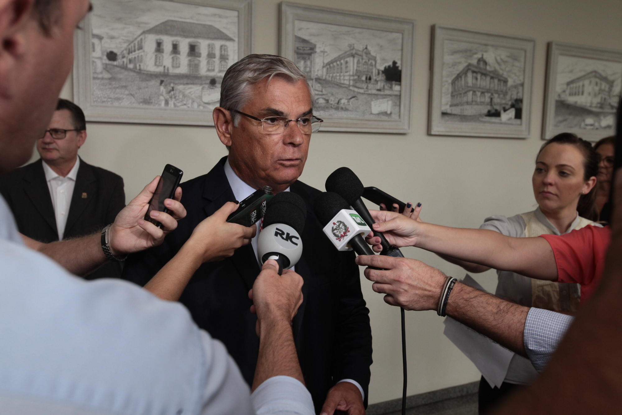 Eduardo Pinho Moreira, governador em exercício