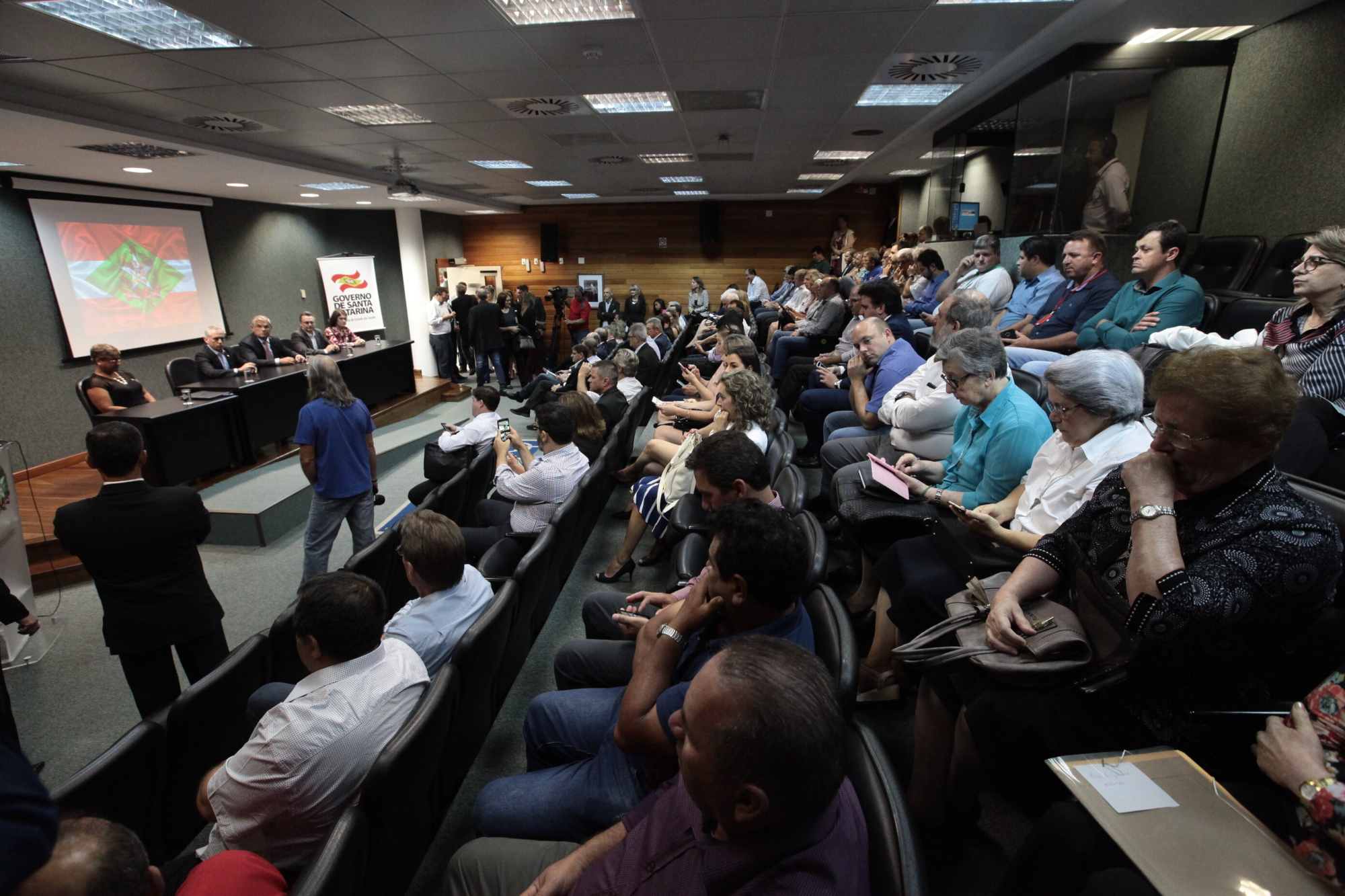 Em ato na Alesc, governo repassa R$ 9,1 milhões aos hospitais filantrópicos